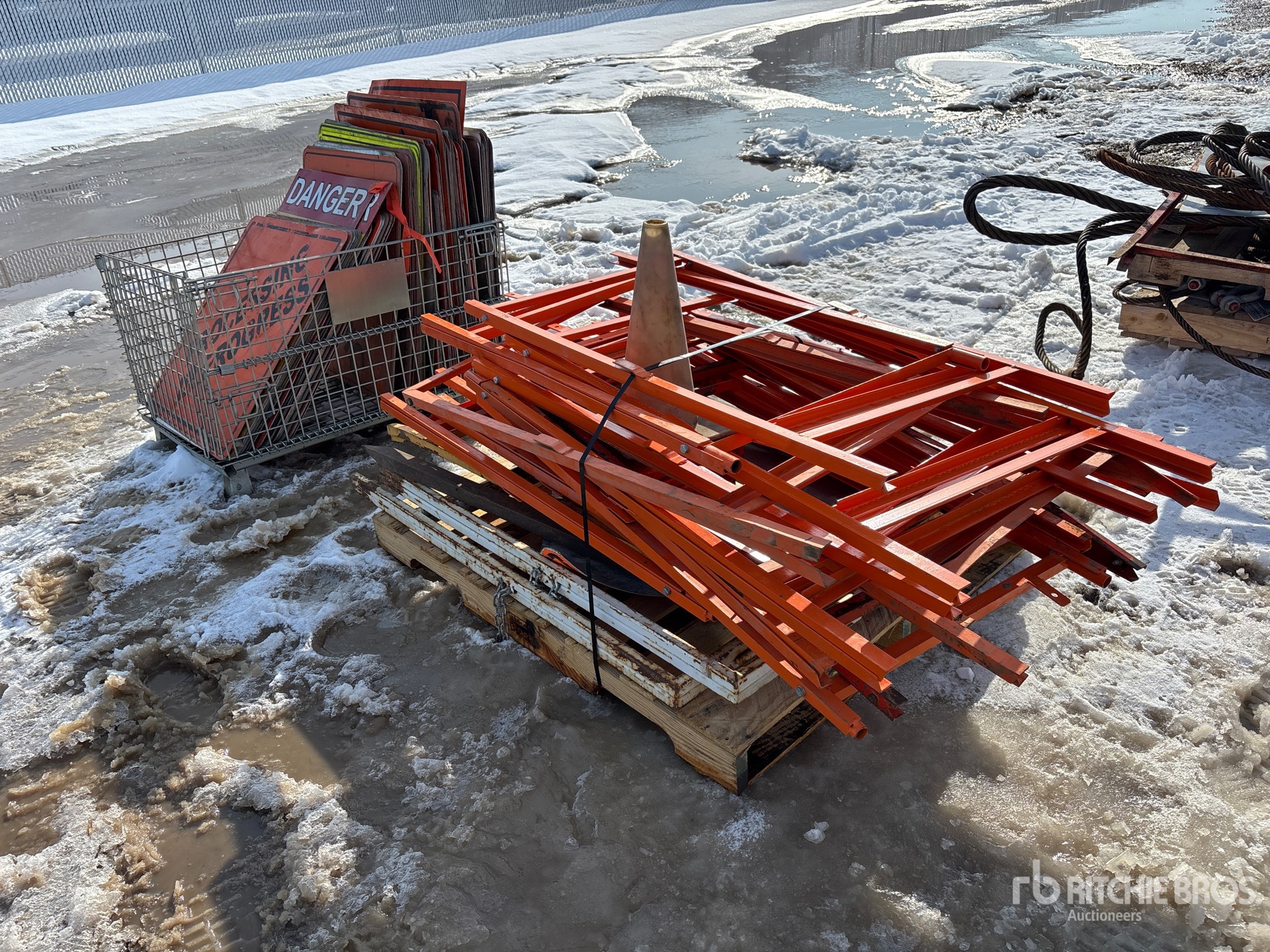 General Appearance with Picture, Right Front Corner