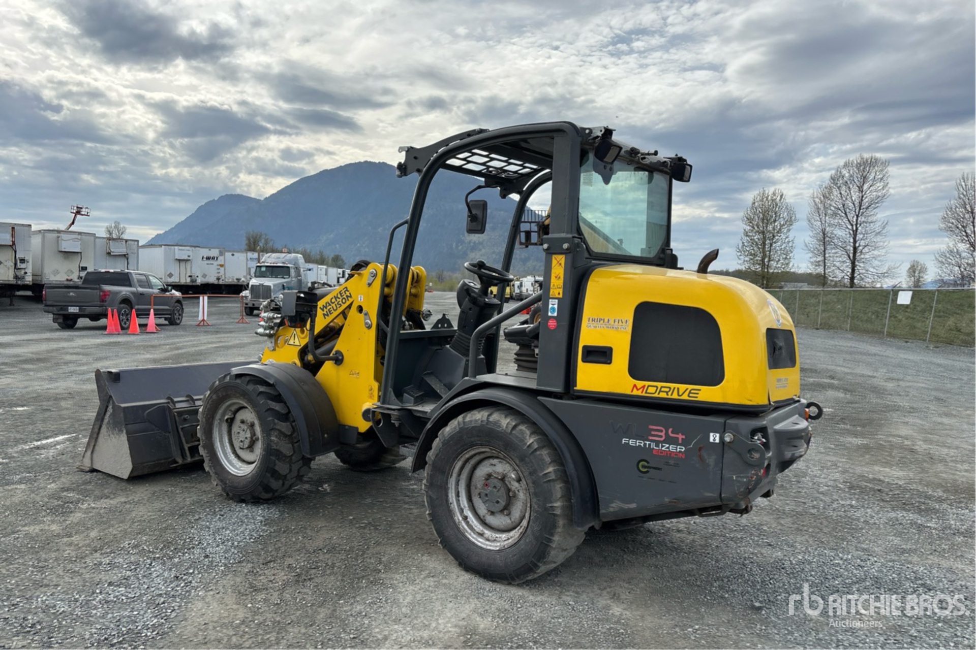 General Appearance with Picture, Left Rear Corner