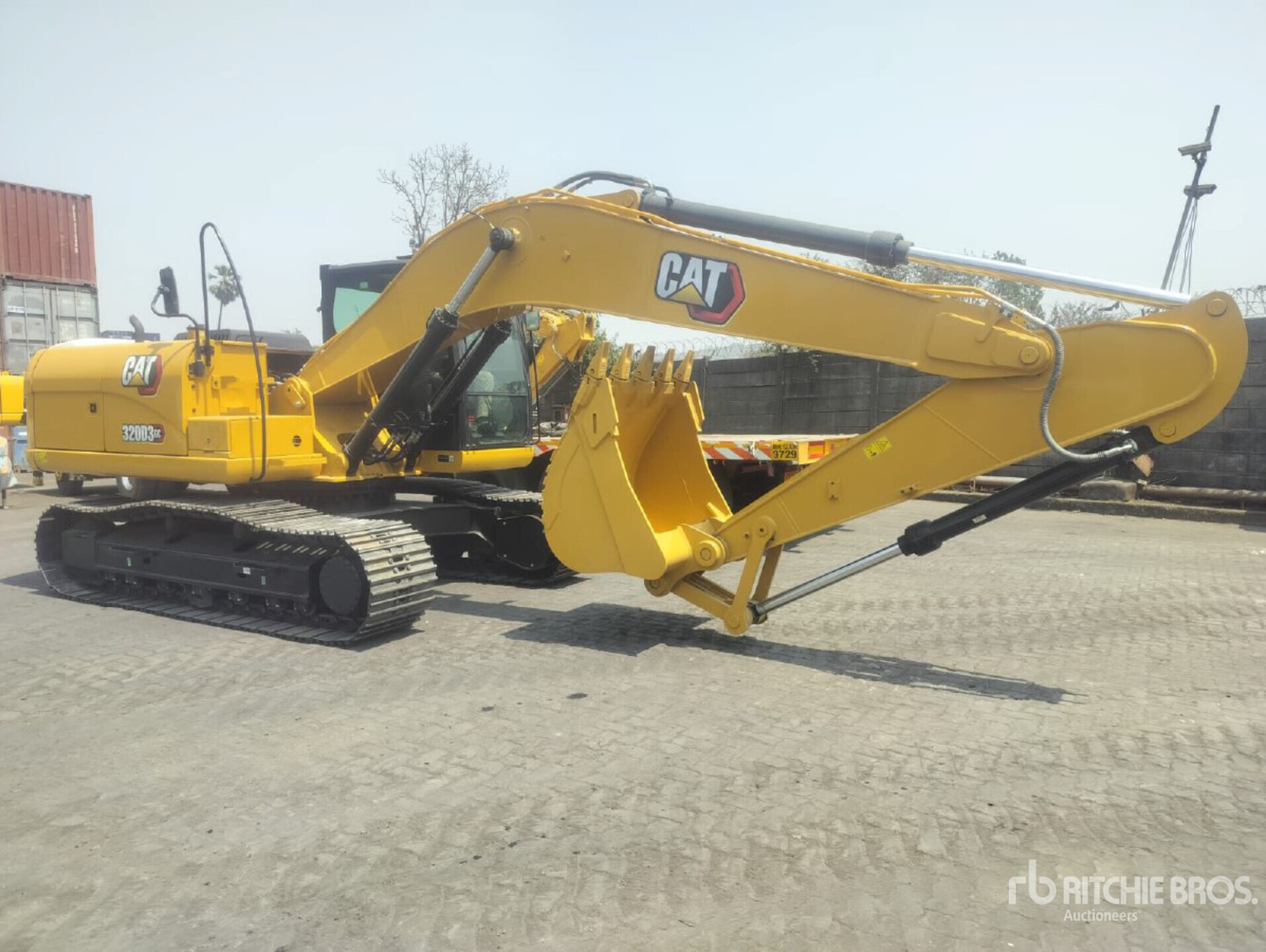 Photo of a 2025 Caterpillar 320D3GC