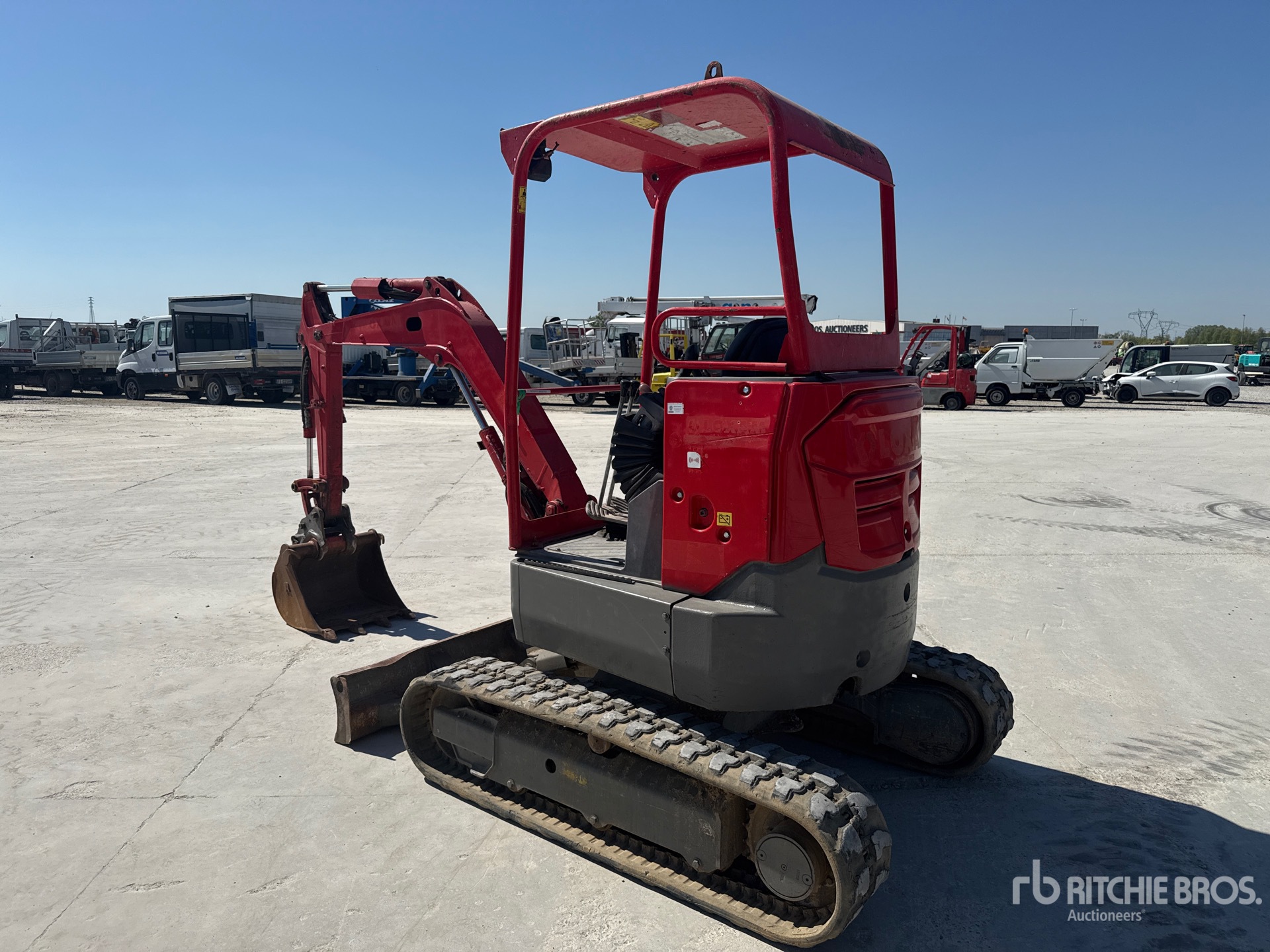 General Appearance with Picture, Left Rear Corner