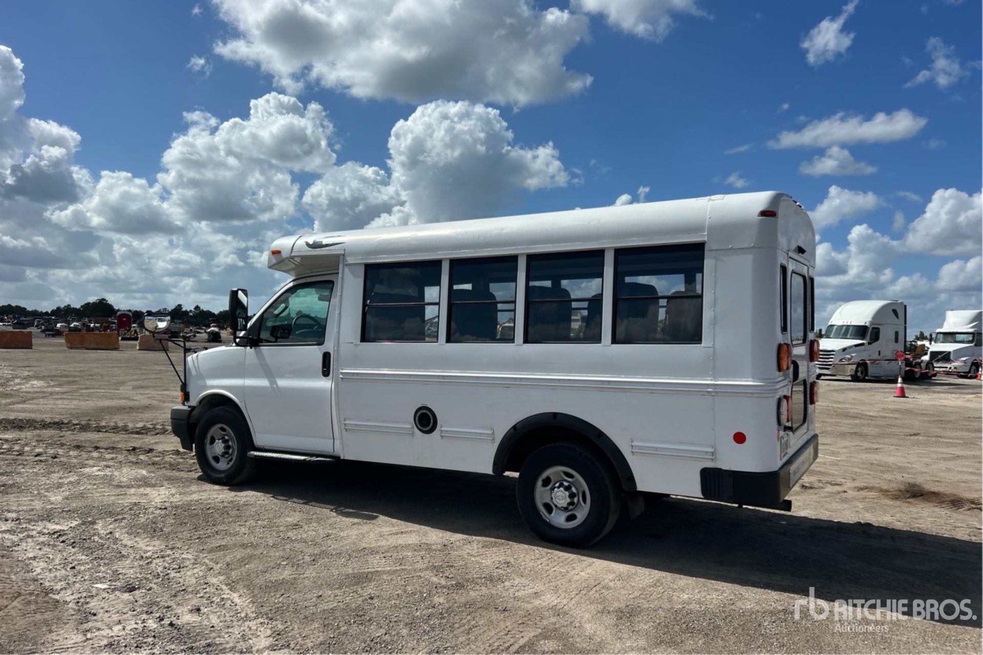 General Appearance with Picture, Left Rear Corner