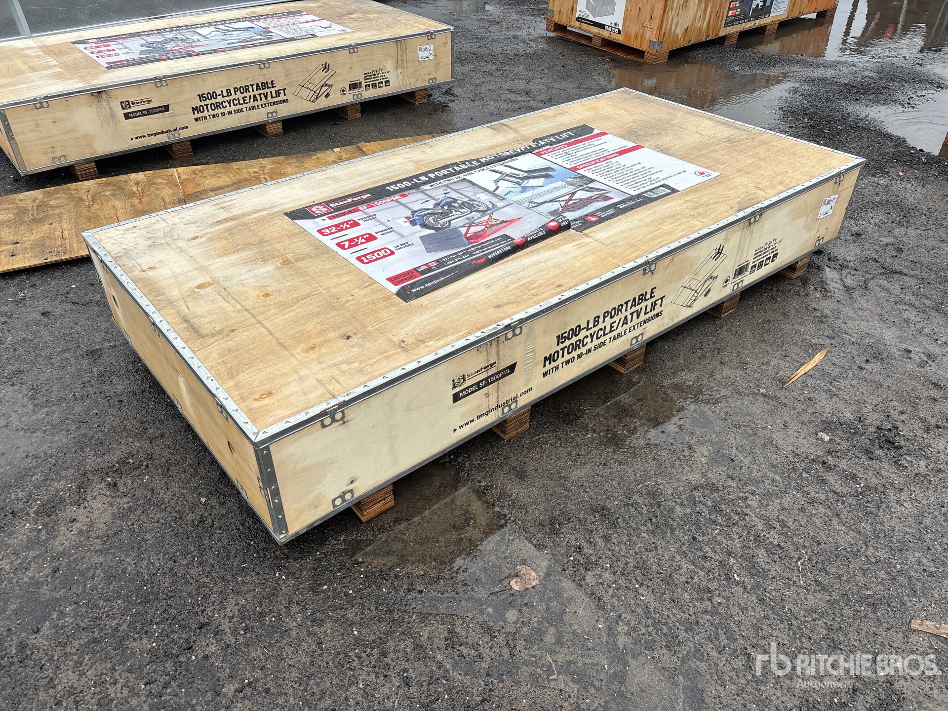 General Appearance with Bild, Ecke vorne rechts