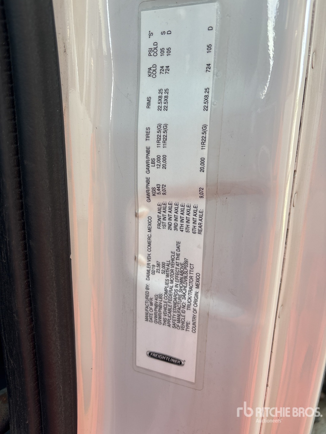 Photo of a 2020 Freightliner CASCADIA 126