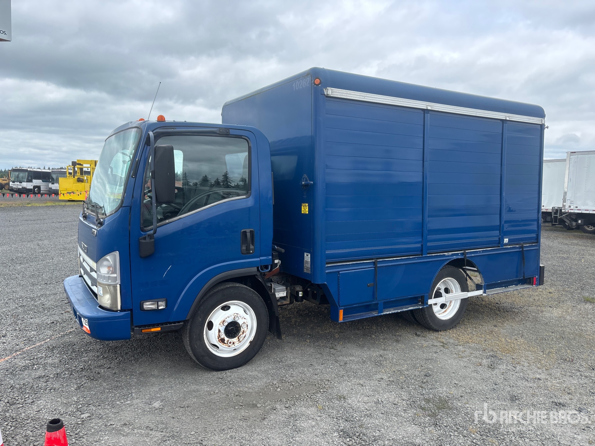 Photo of a 2010 Isuzu NRR