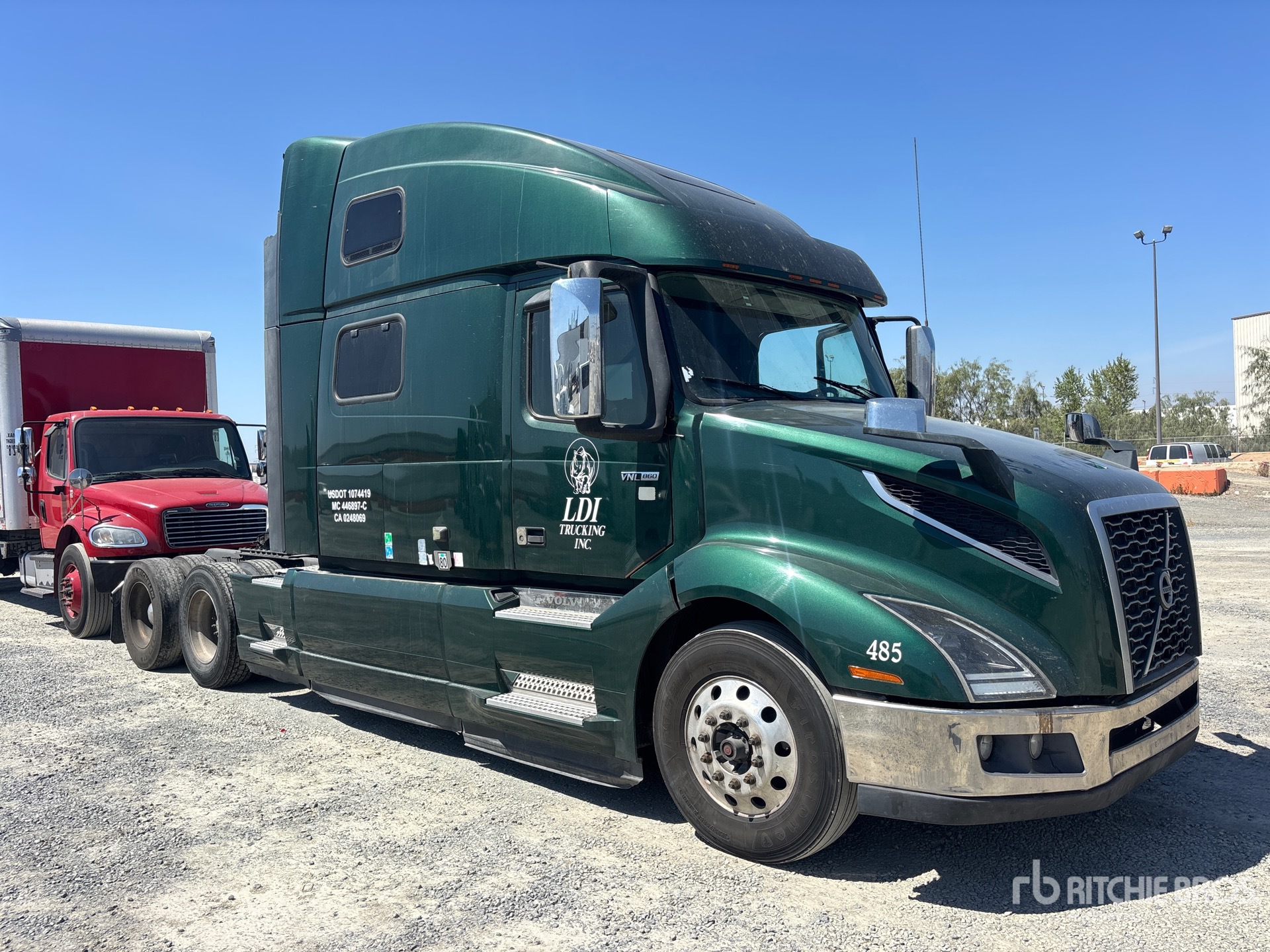 General Appearance with Picture, Right Front Corner