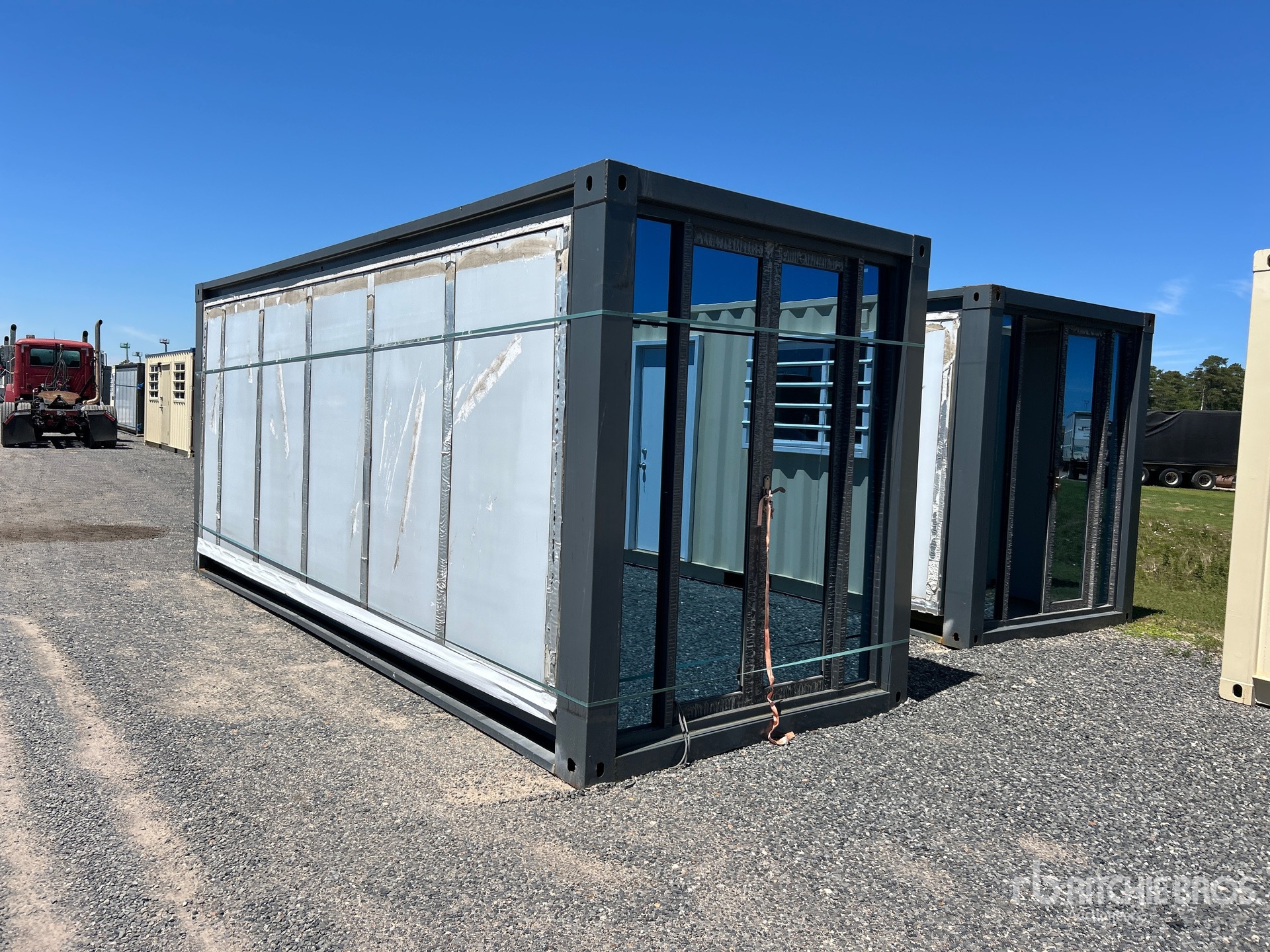 General Appearance with Foto, angolo anteriore destro