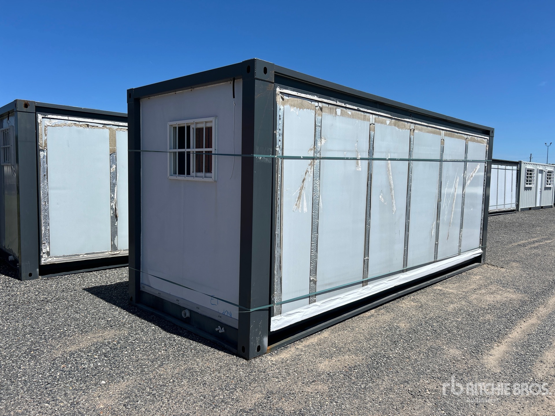 General Appearance with Foto, angolo anteriore sinistro