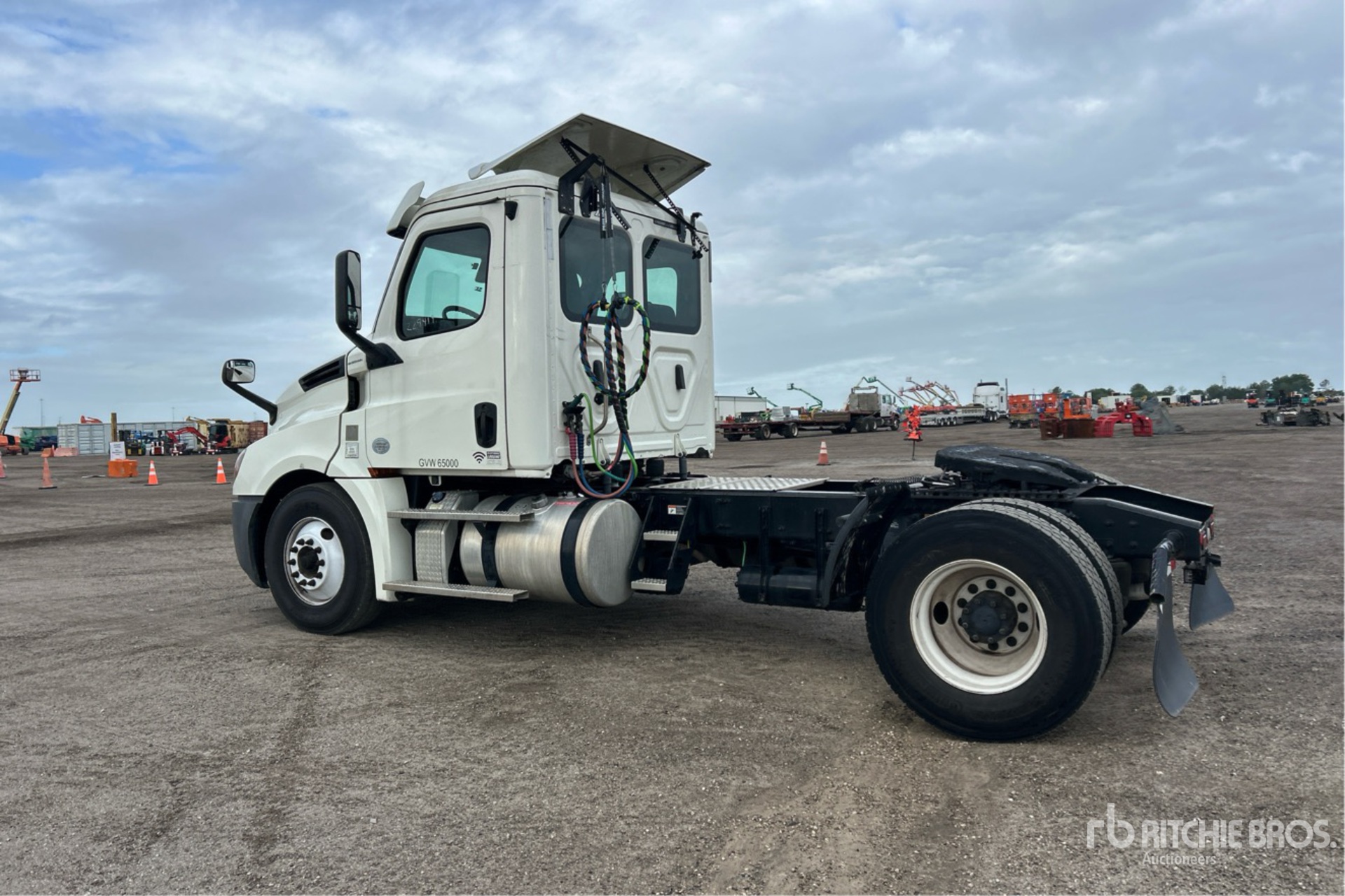 General Appearance with Imagen: esquina trasera izquierda