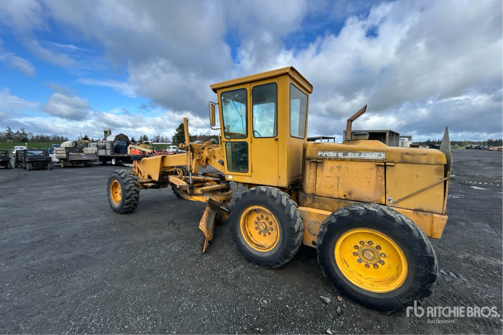 General Appearance with Picture, Left Rear Corner