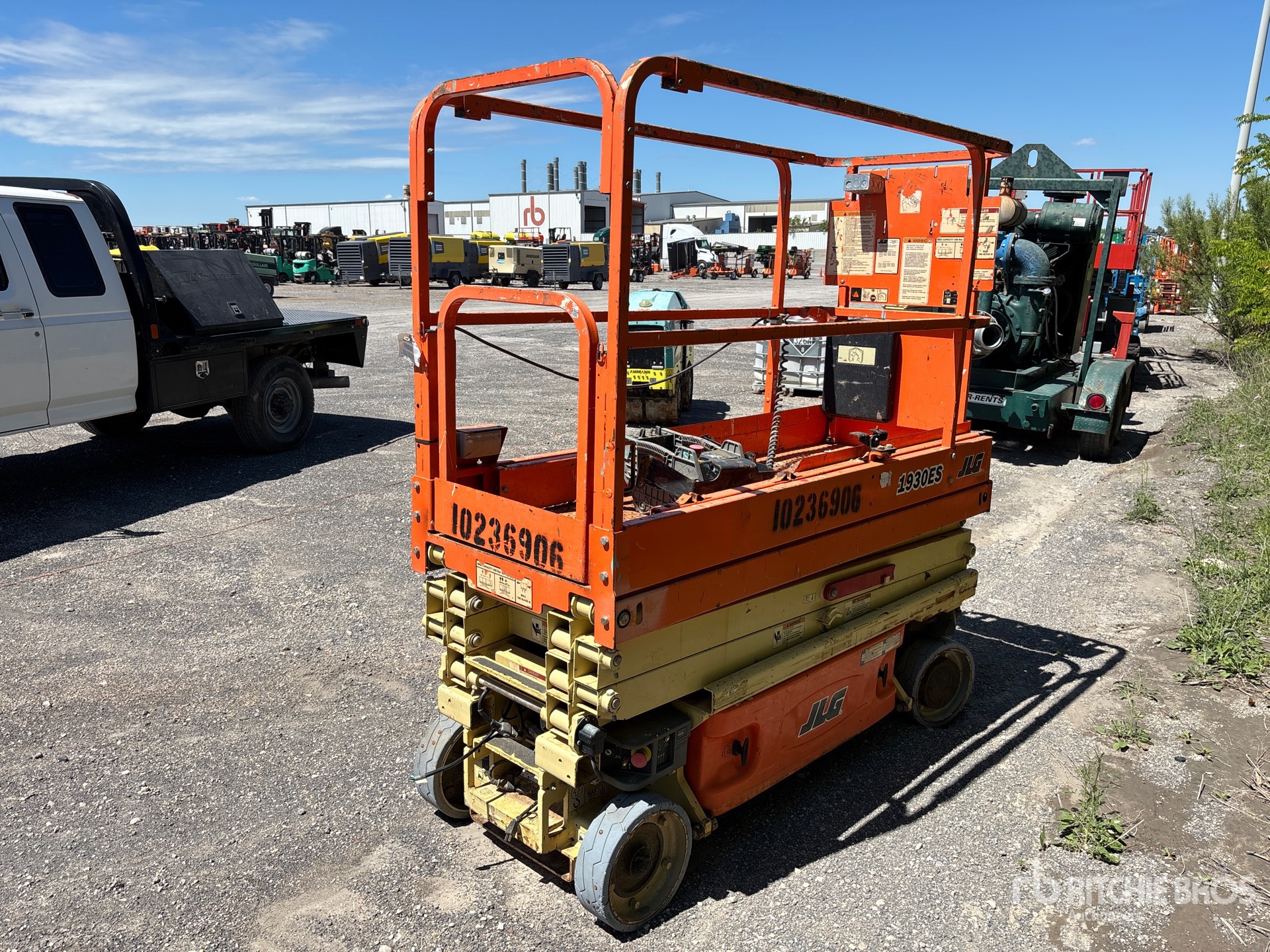 General Appearance with Imagen: esquina trasera derecha