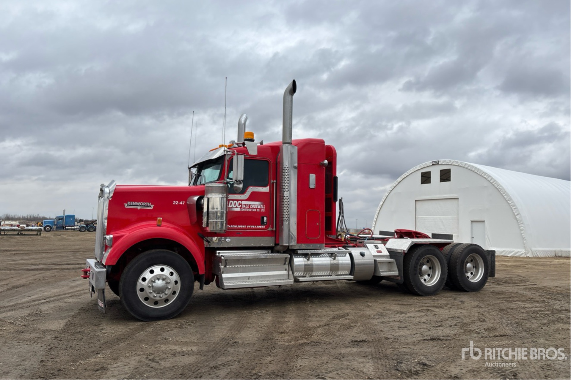 General Appearance with Picture, Left Front Corner