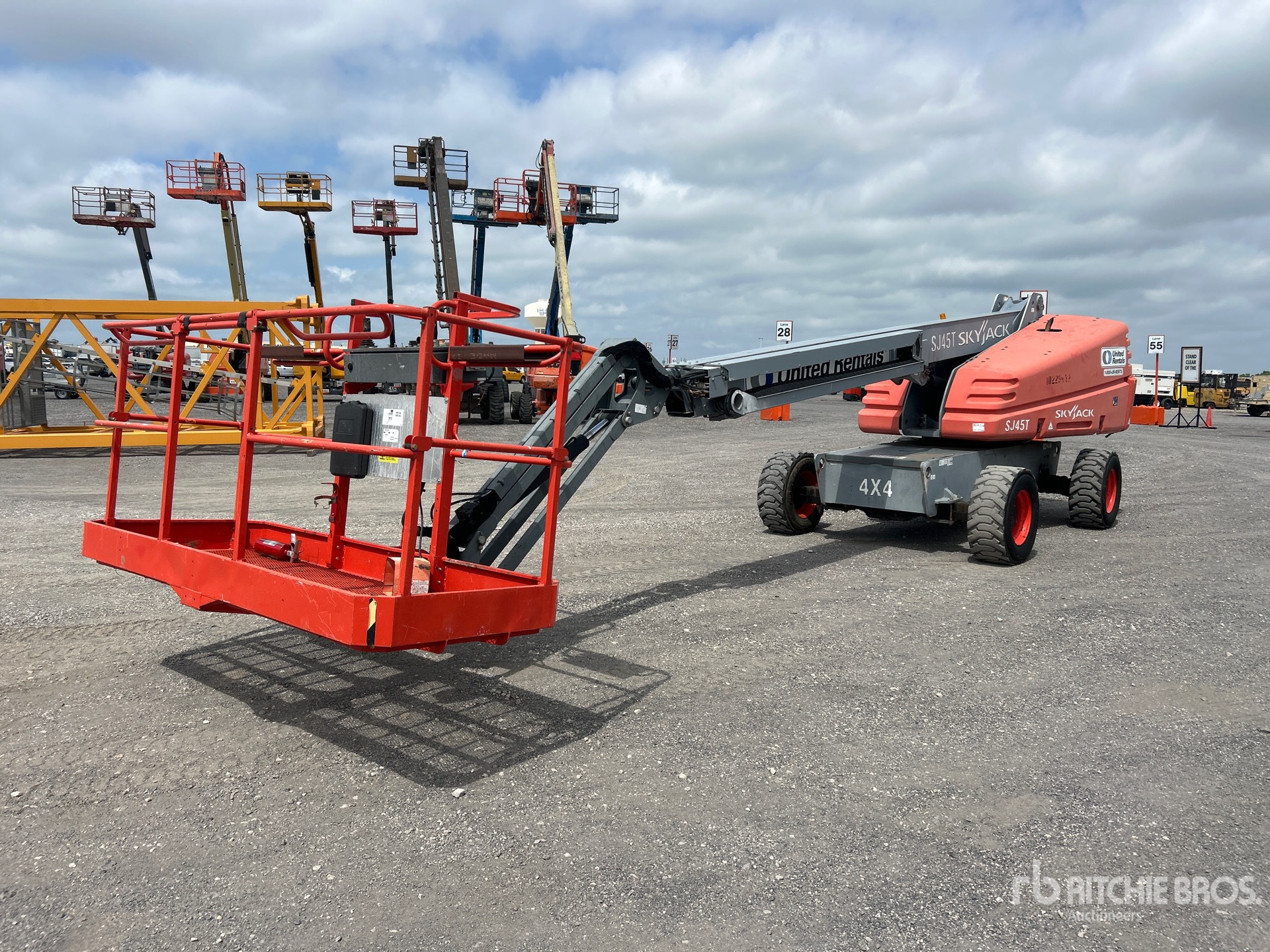 General Appearance with Foto, angolo anteriore sinistro