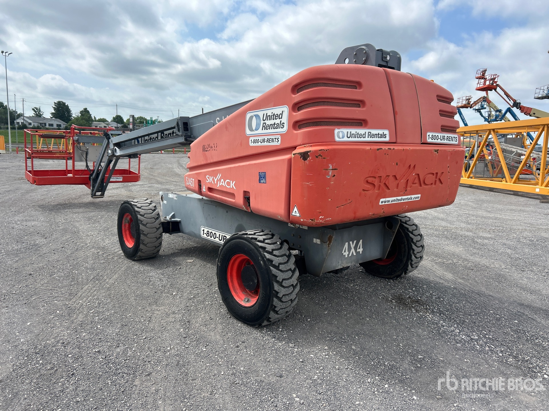 General Appearance with Foto, angolo posteriore sinistro