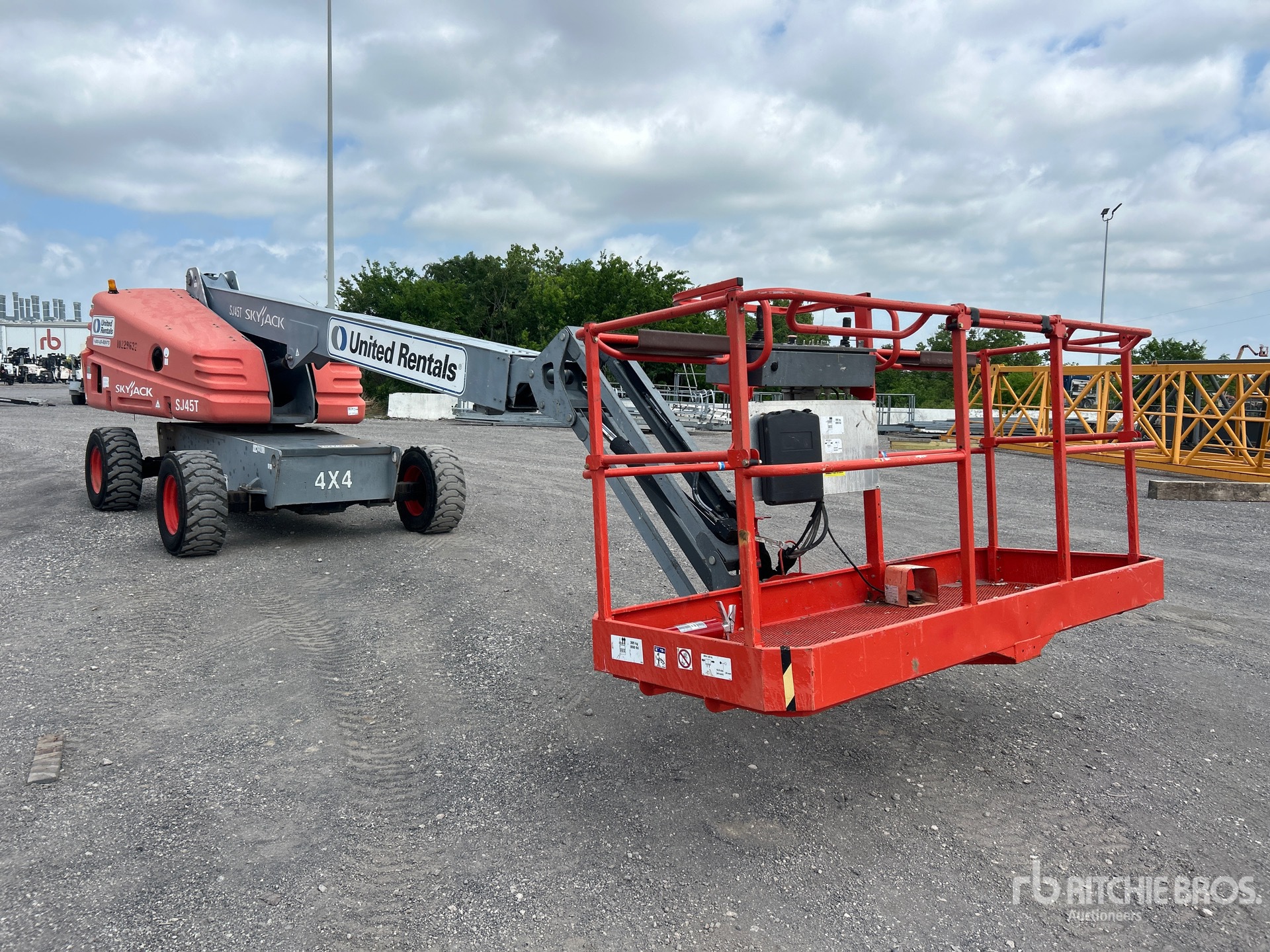 General Appearance with Foto, angolo anteriore destro