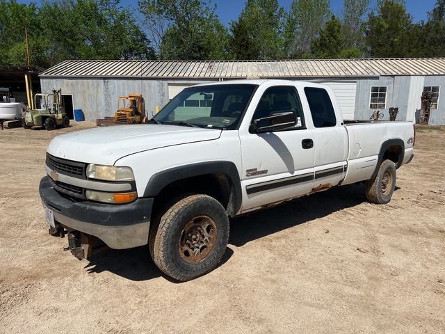 2001 Chevrolet 2500 LS 4x4 Extended Cab Pickup