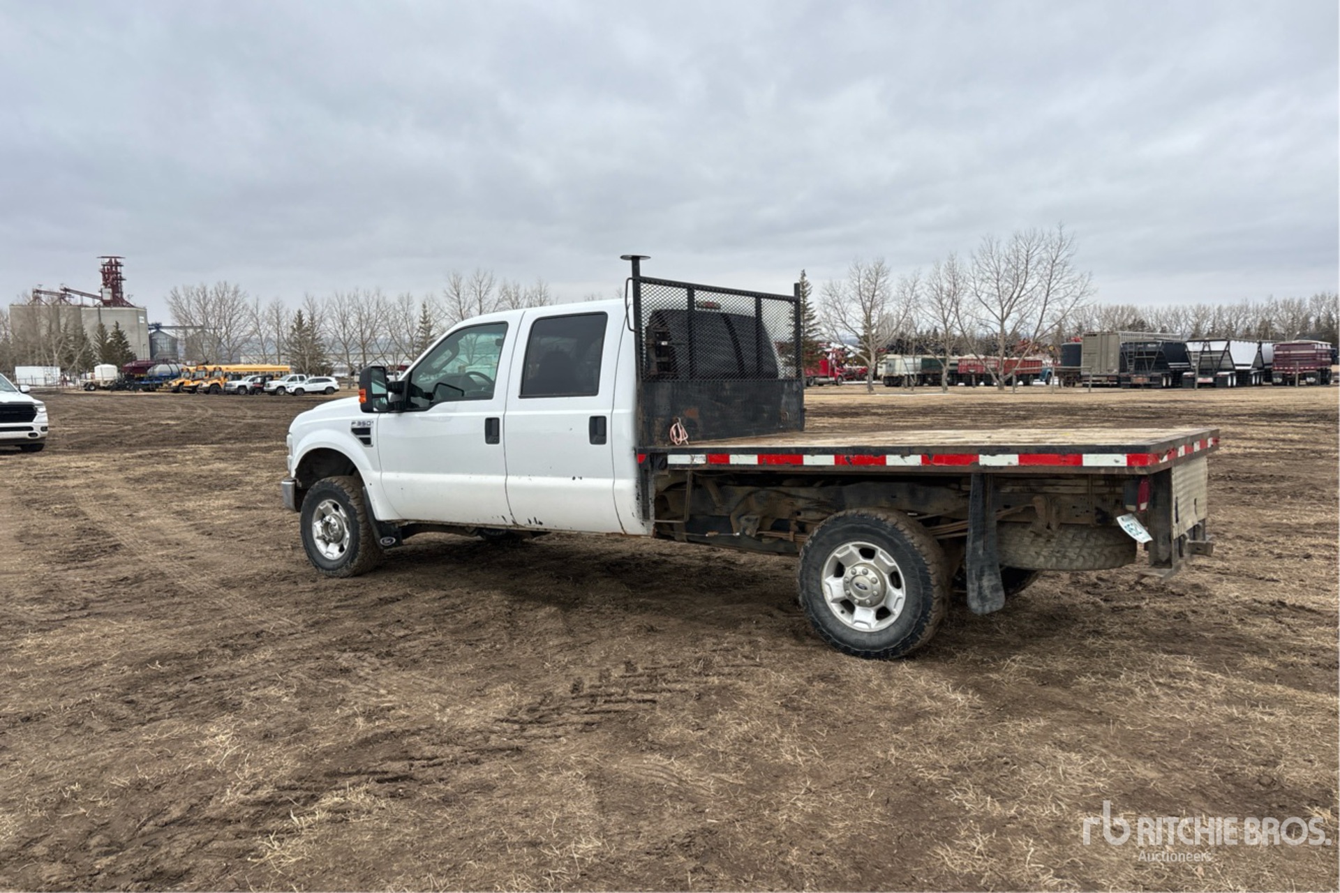 Aspect général with Image, coin arrière gauche