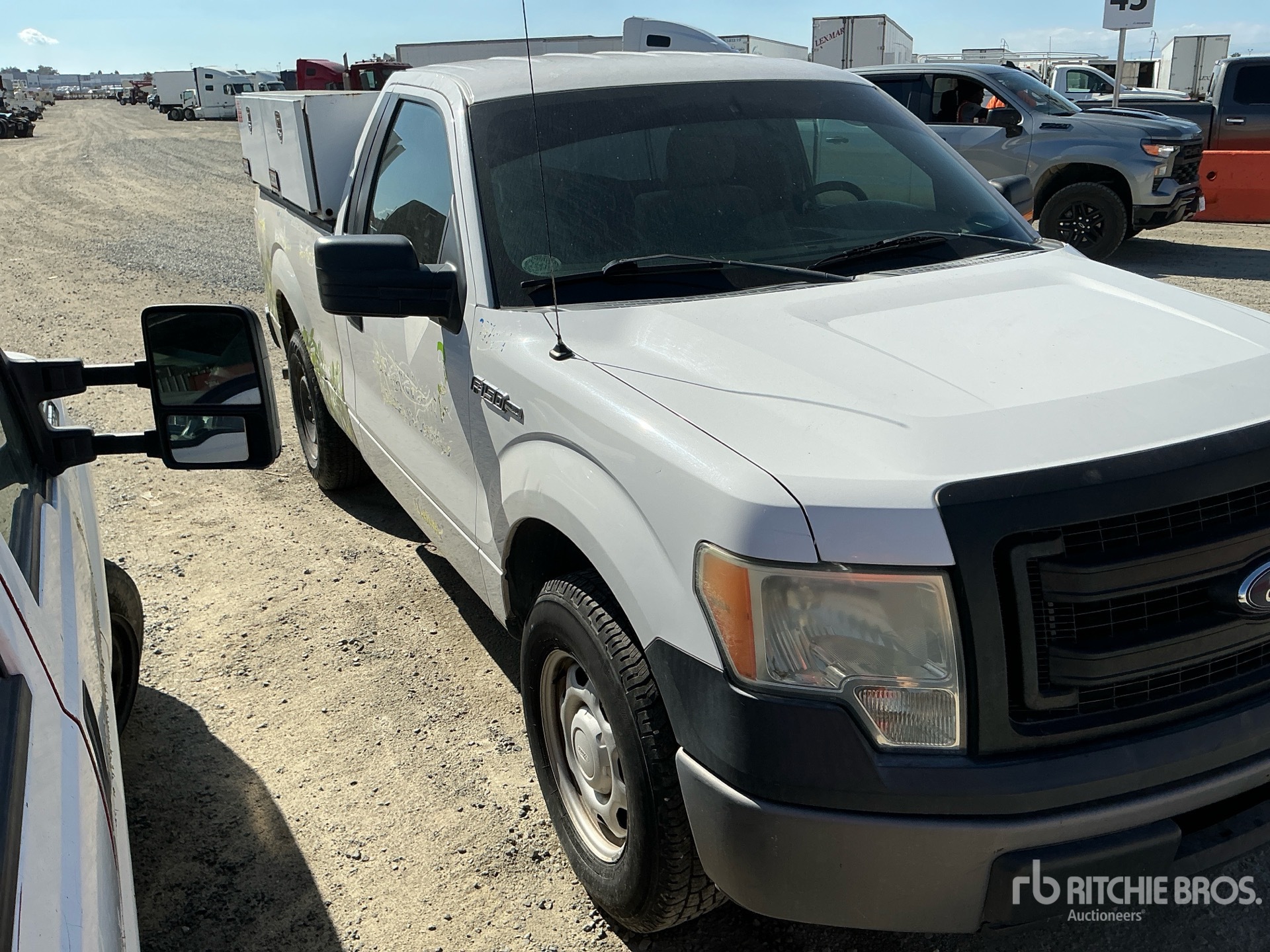 General Appearance with Picture, Right Front Corner