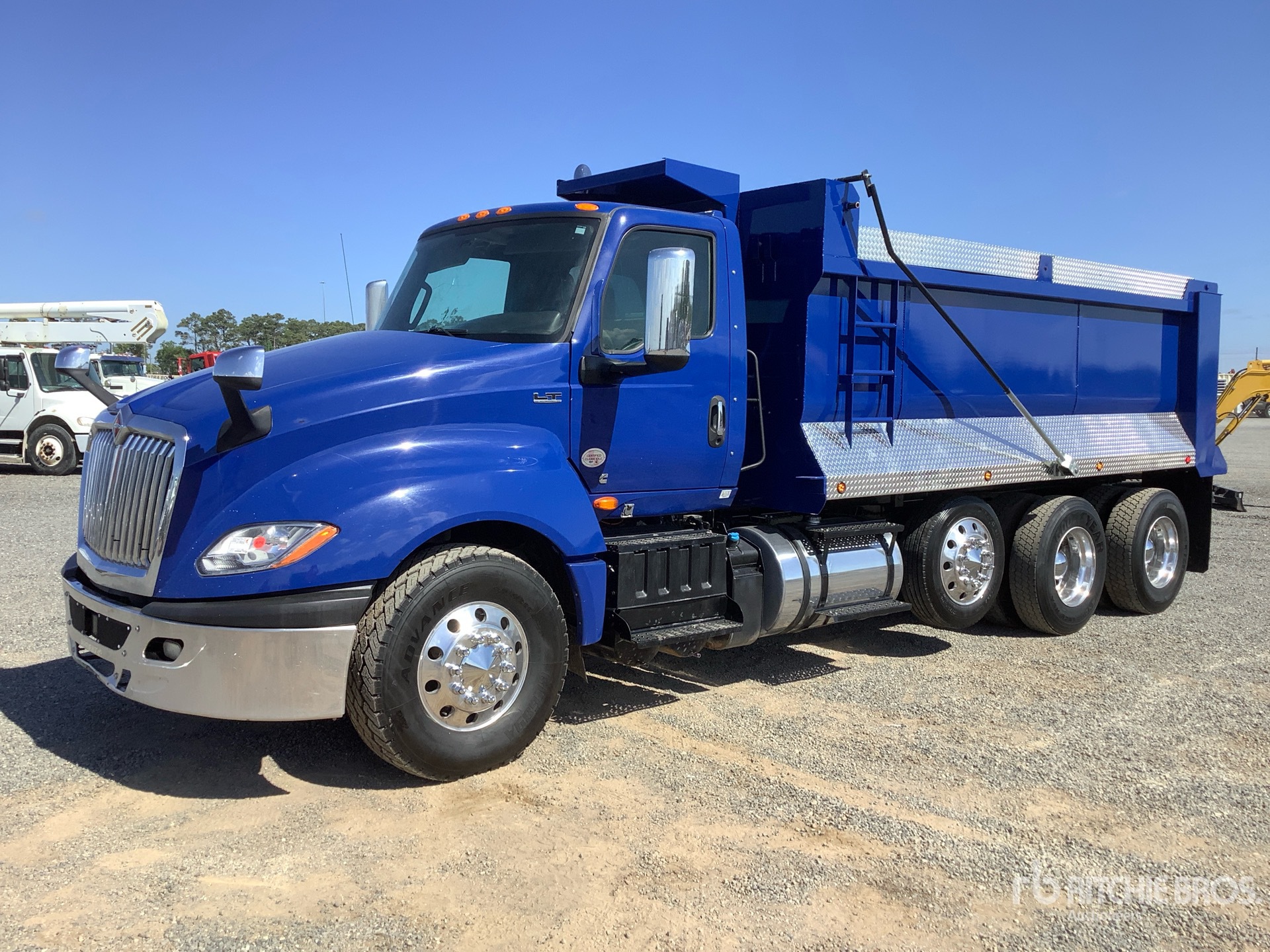 Aspect général with Image, coin avant gauche