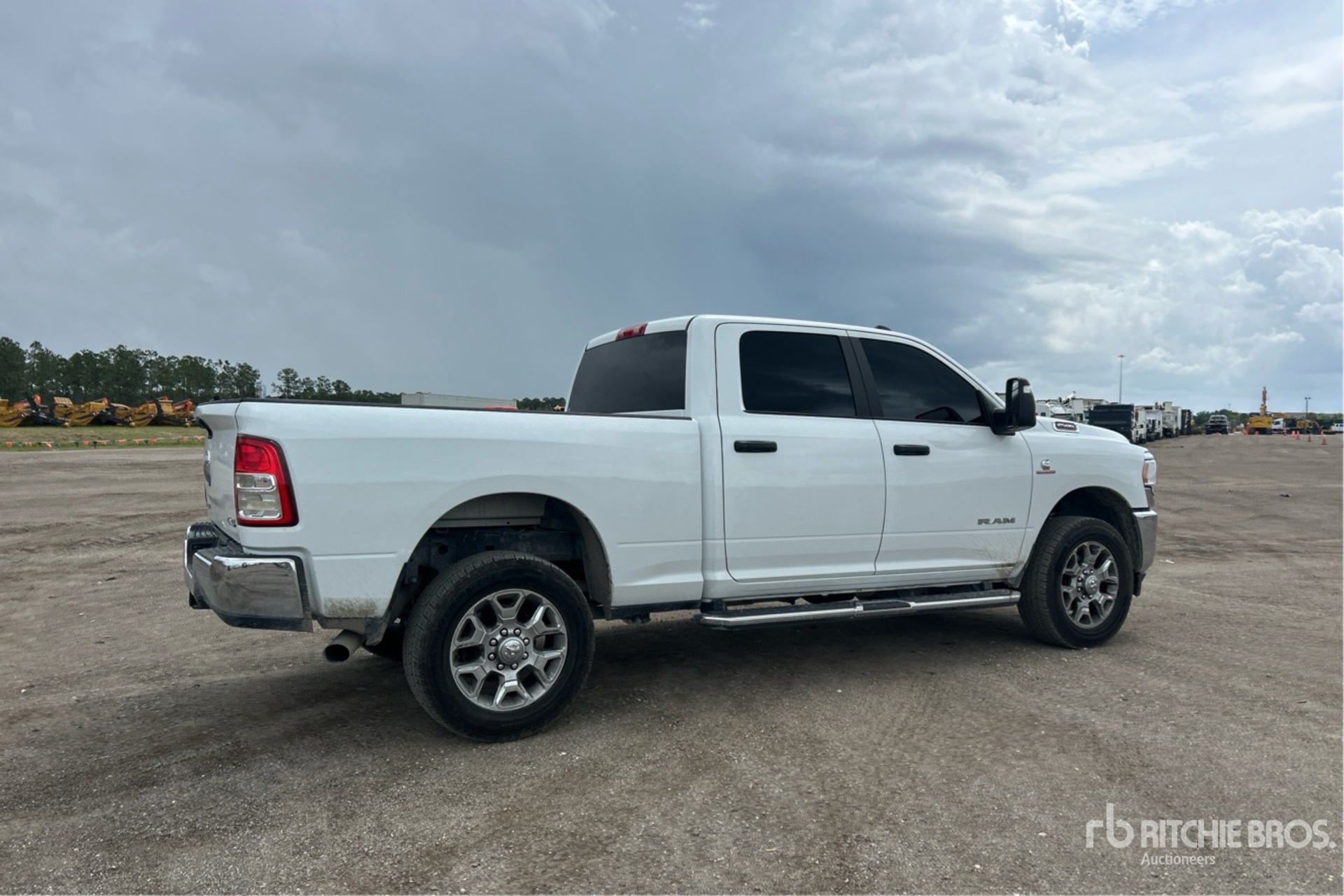 General Appearance with Imagen: esquina trasera derecha