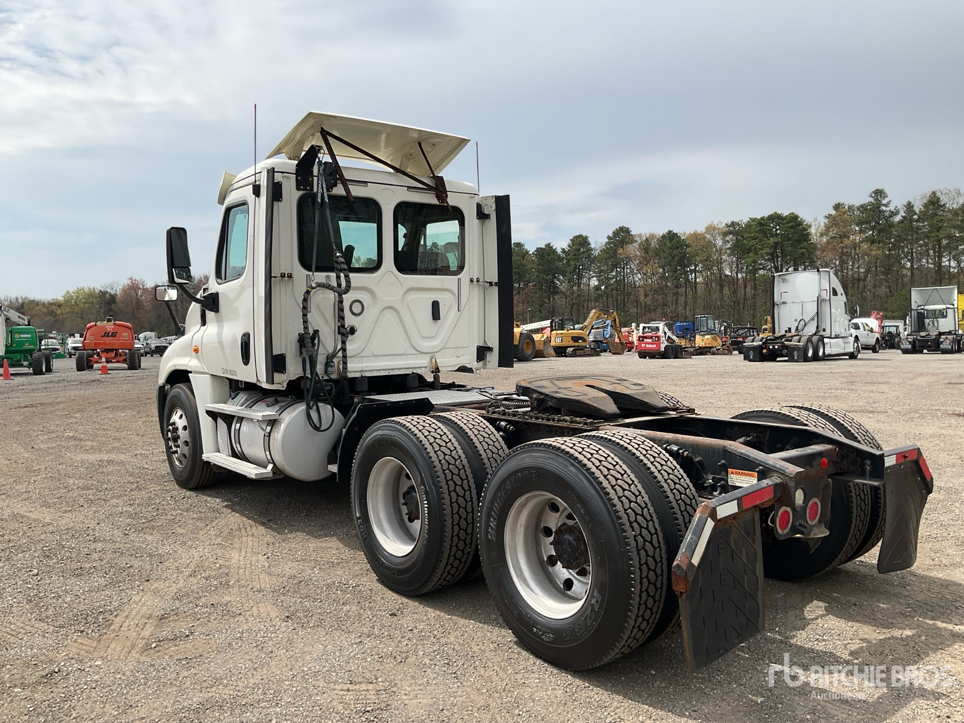 General Appearance with Bild, Ecke hinten links