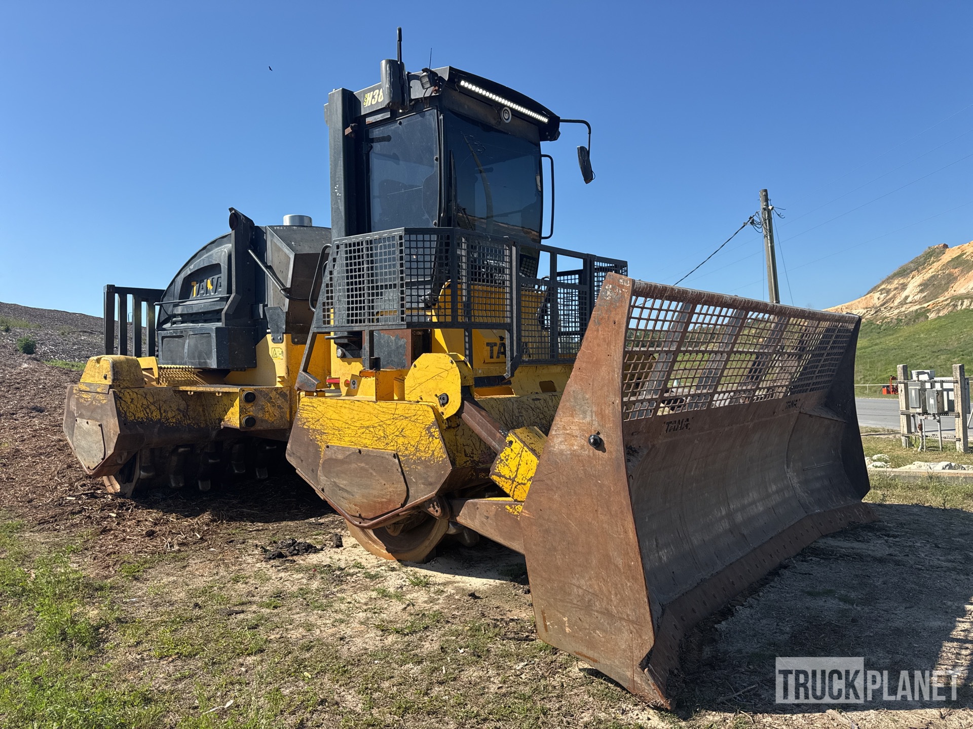 General Appearance - Compactor* with Foto, angolo anteriore destro