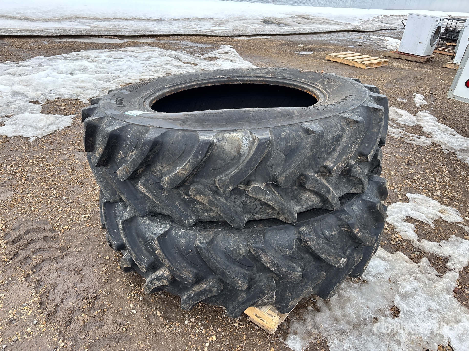 General Appearance with Picture, Right Front Corner