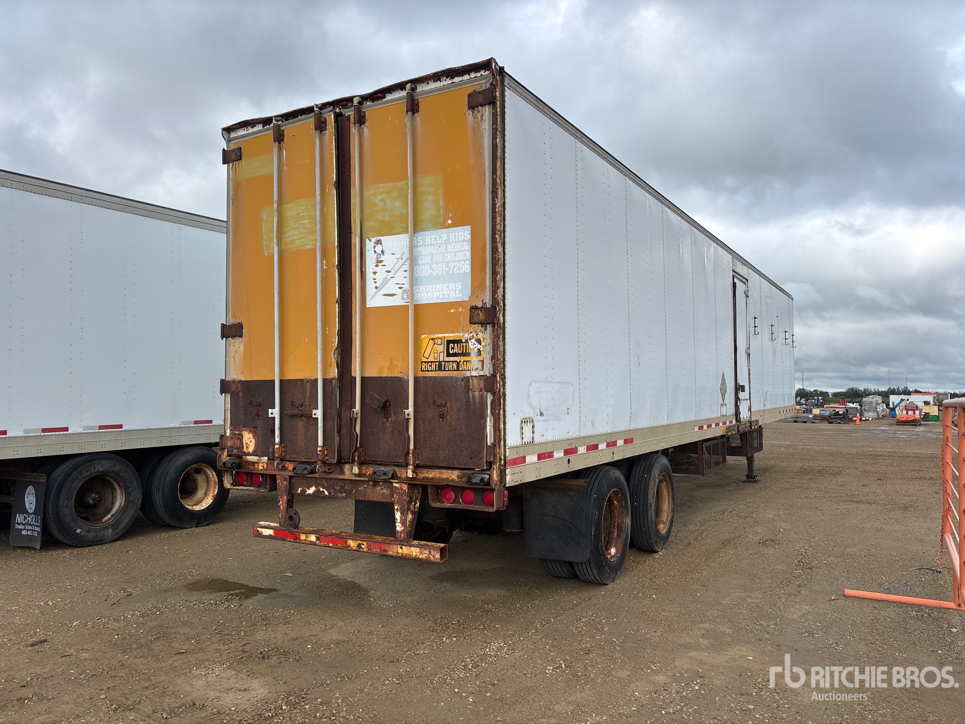 General Appearance with Picture, Right Rear Corner