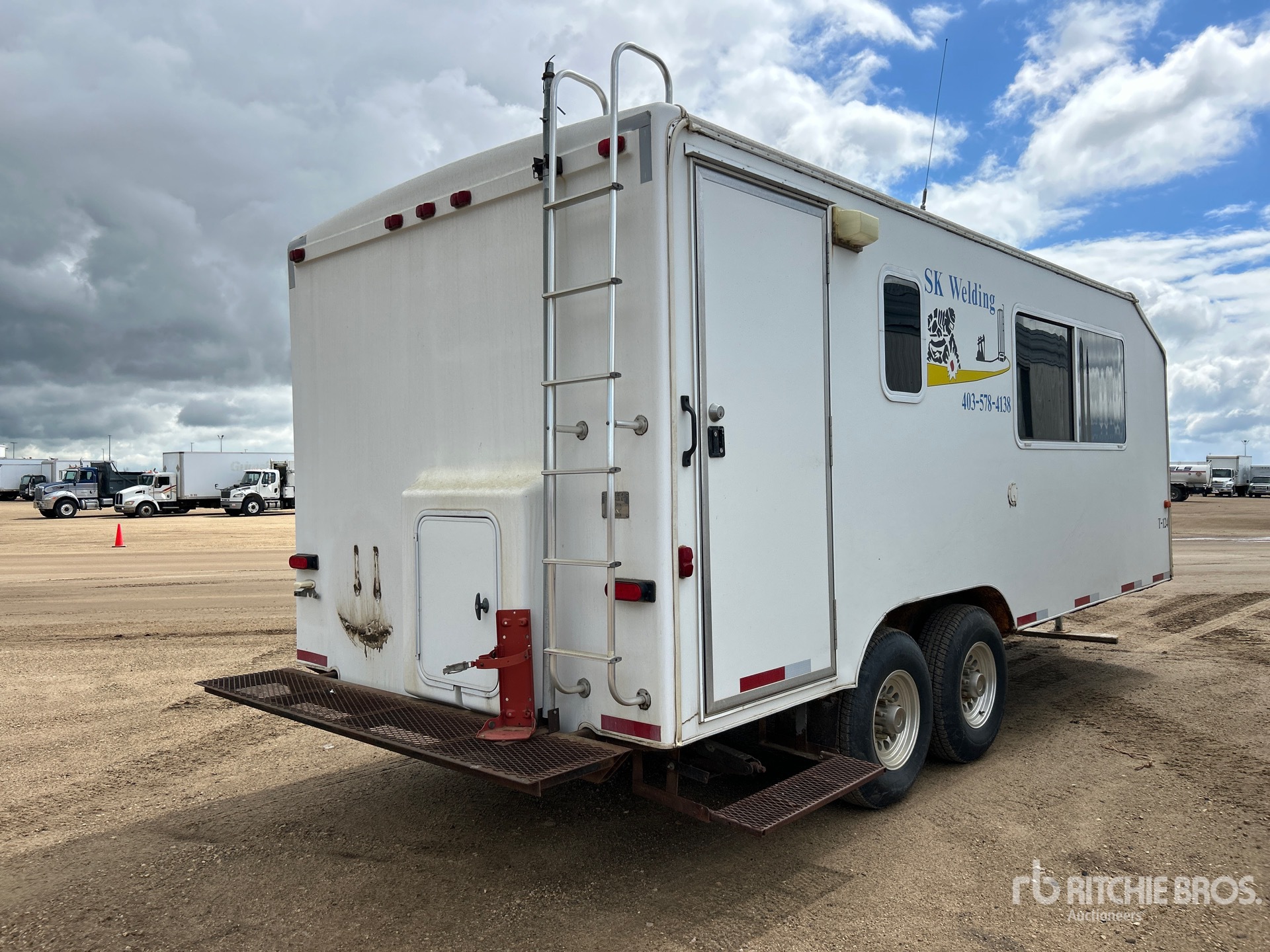 General Appearance with Picture, Right Rear Corner