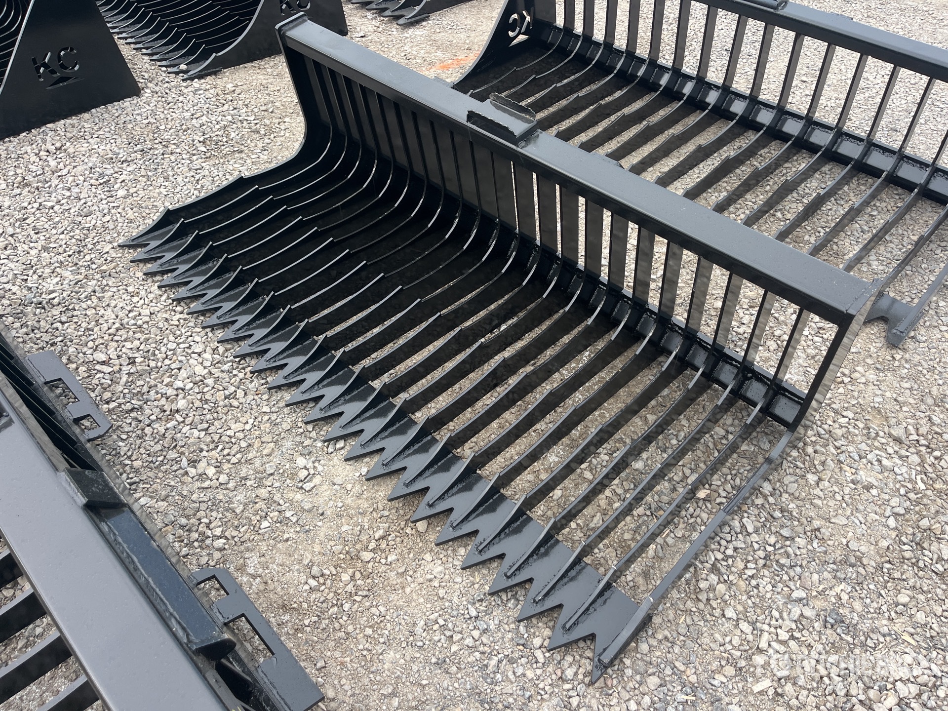 General Appearance with Bild, Ecke vorne links