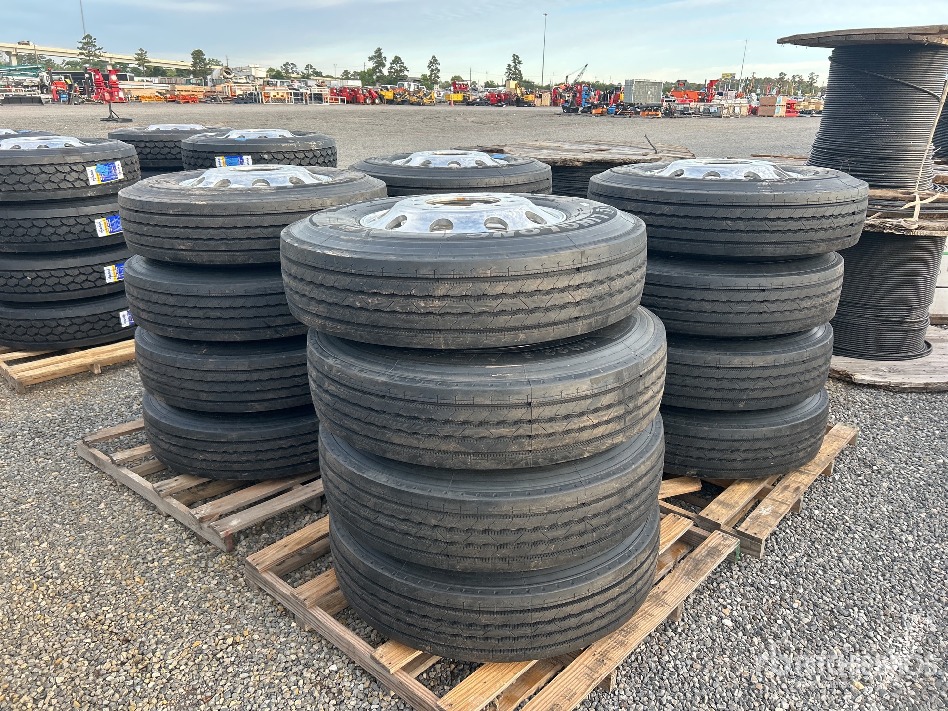 General Appearance with Image, coin avant droit