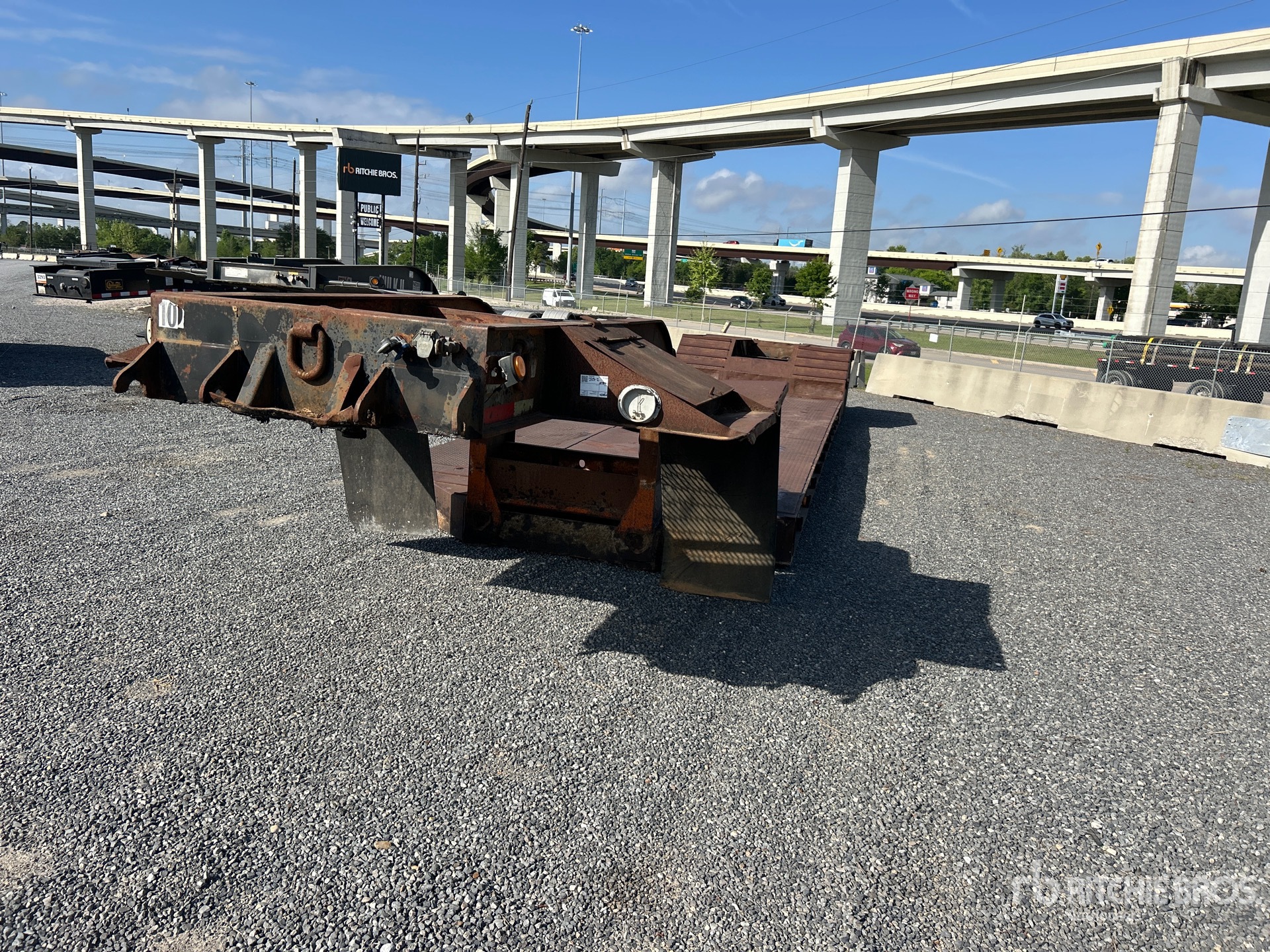 General Appearance with Foto, angolo anteriore sinistro