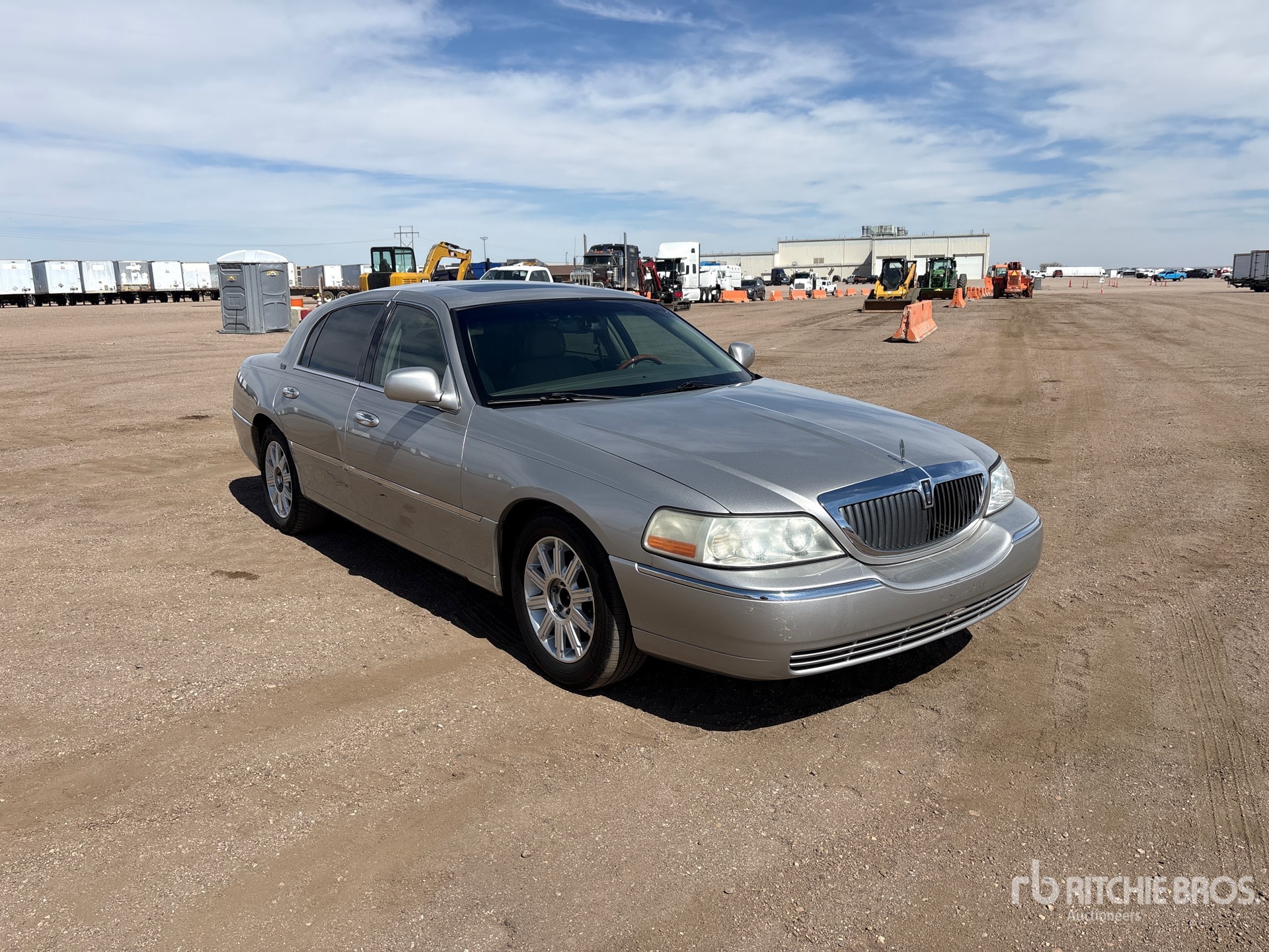 General Appearance with Imagen: esquina delantera derecha