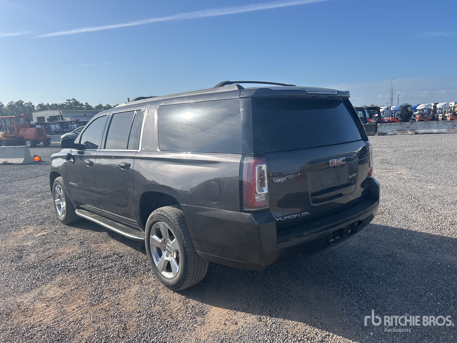 General Appearance with Foto, angolo posteriore sinistro