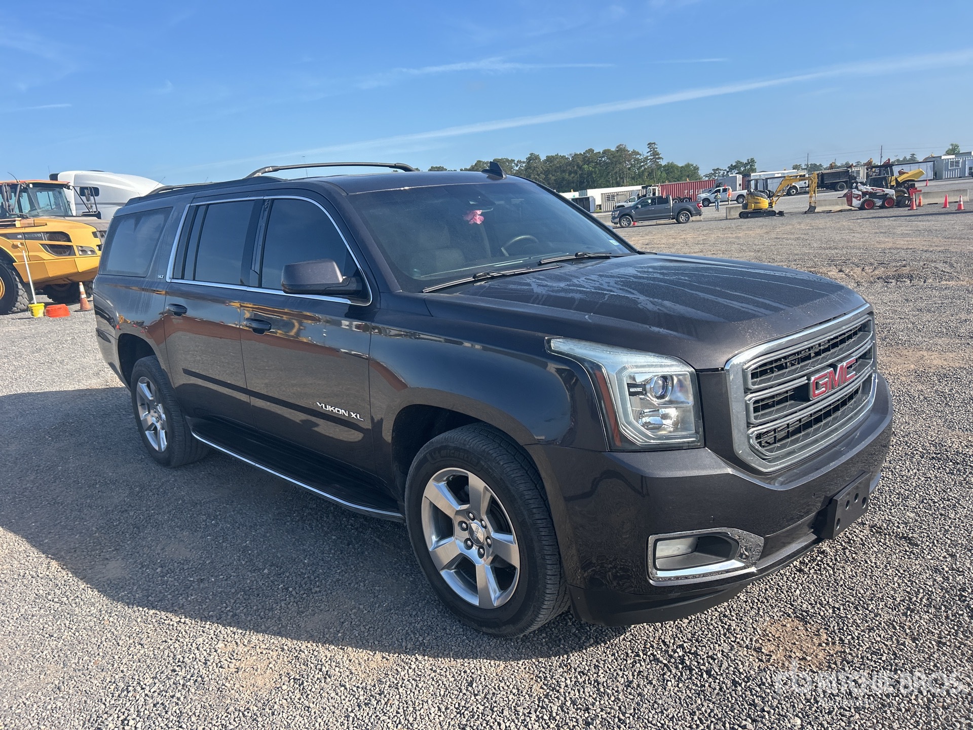 General Appearance with Foto, angolo anteriore destro