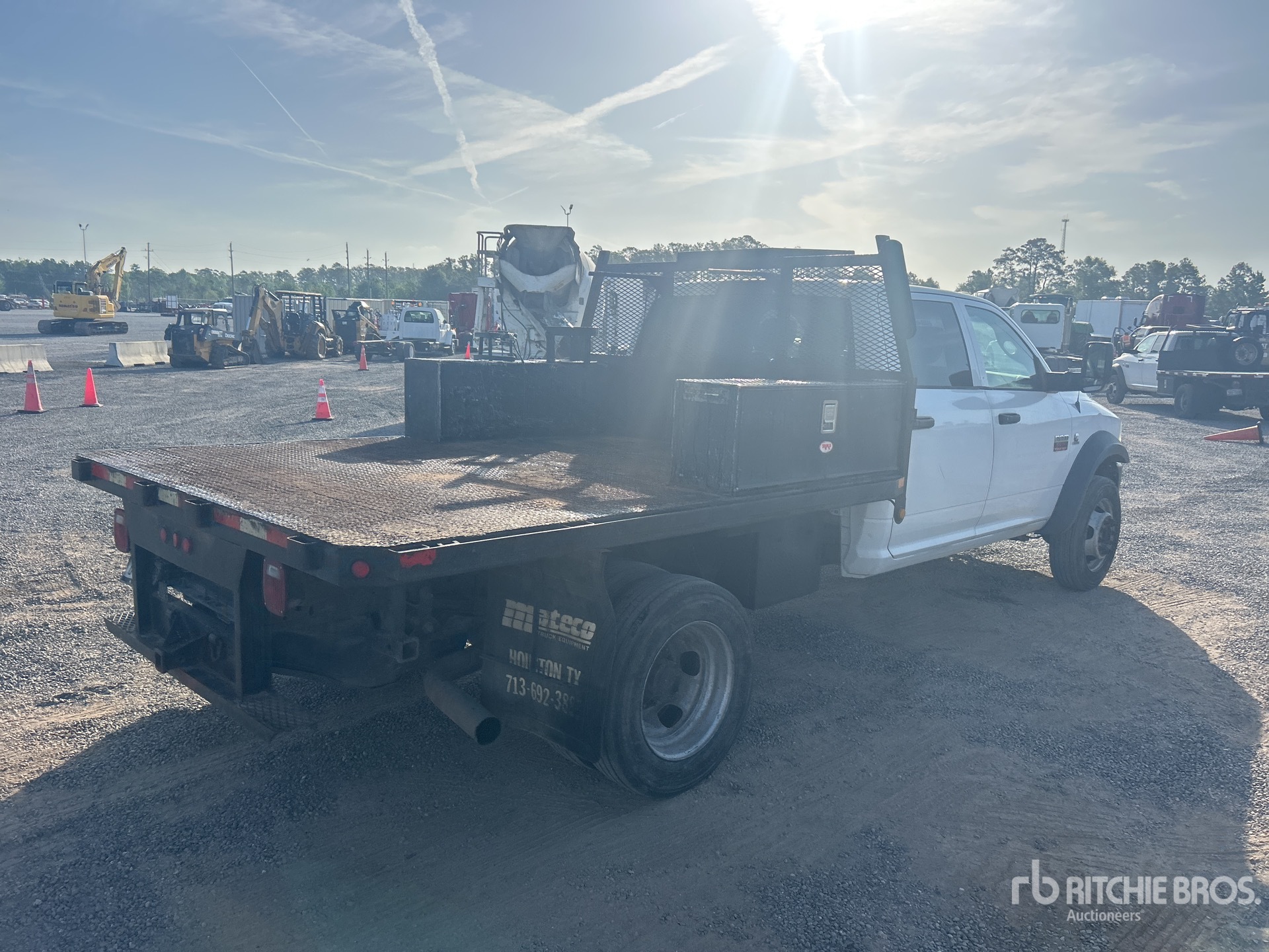 General Appearance with Imagen: esquina trasera derecha