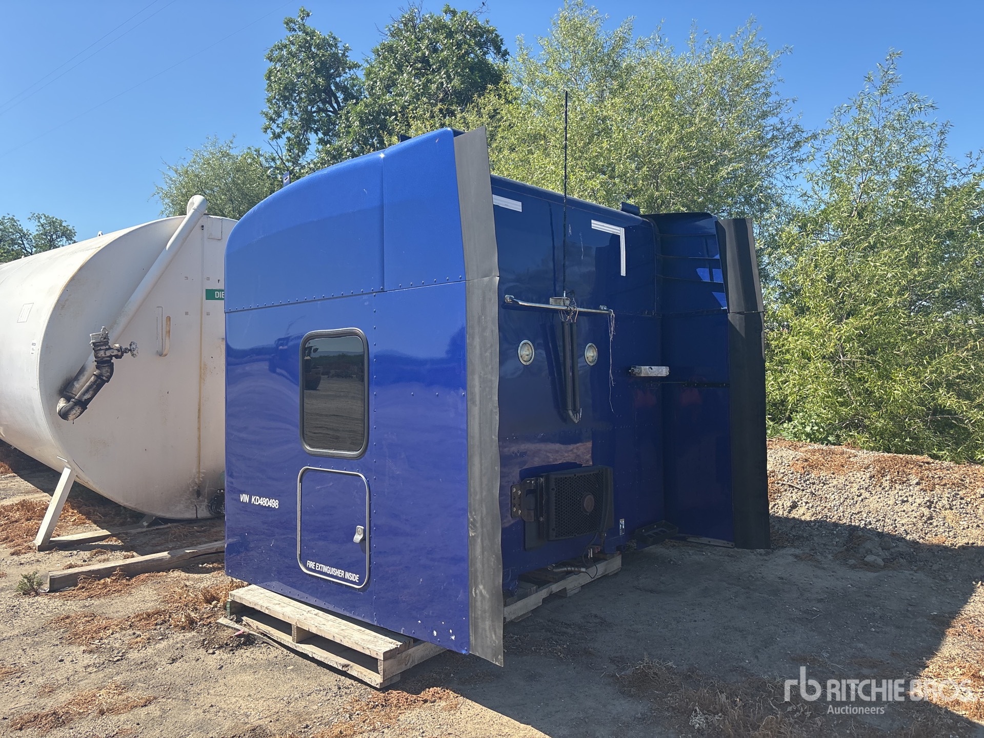 General Appearance with Picture, Left Rear Corner