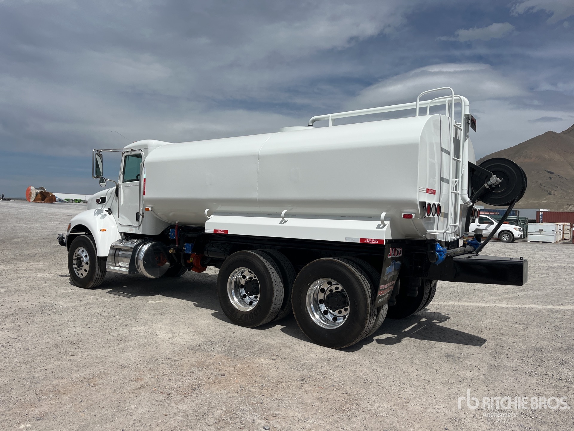 Aspect général with Image, coin arrière gauche