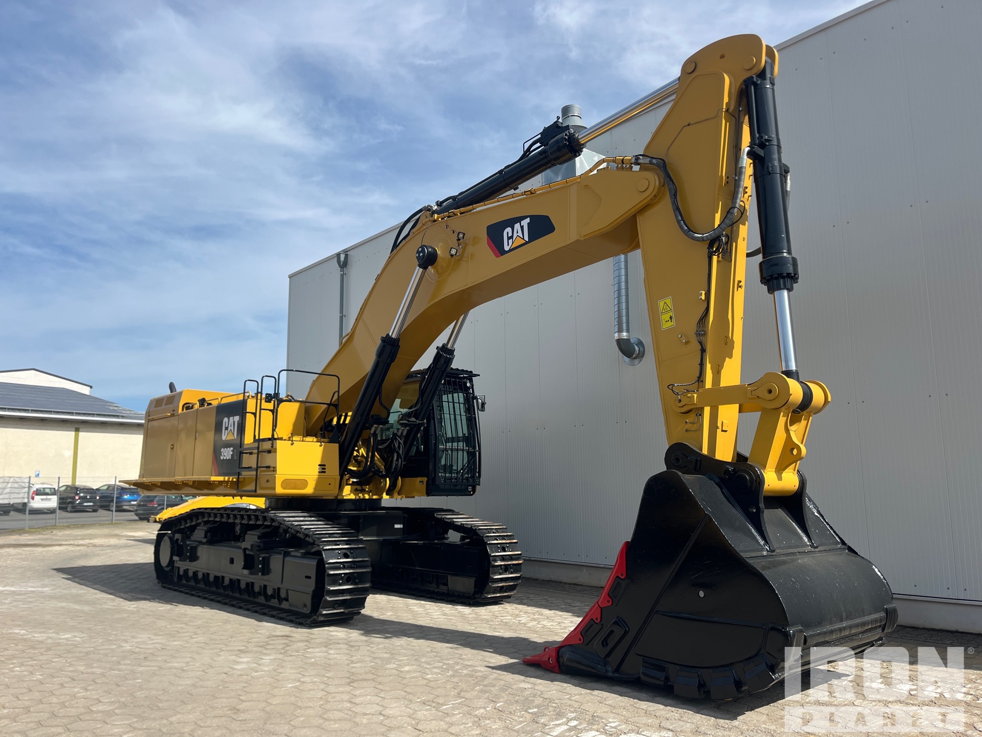 Aspect général with Image, coin avant droit