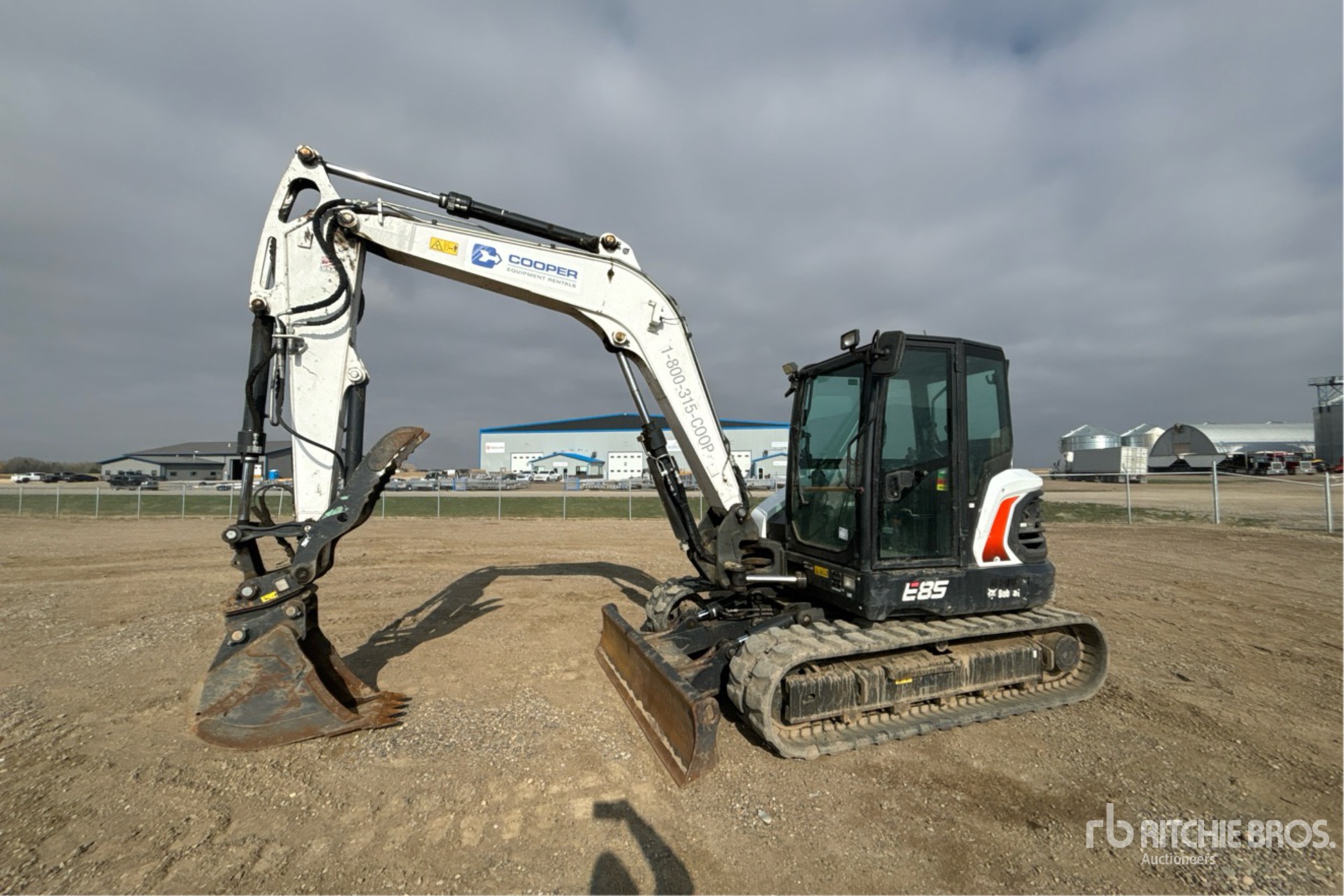 General Appearance with Image, coin avant gauche