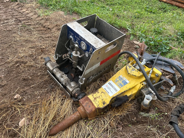 Epiroc SBU220 Hydraulic Breaker & Oiler