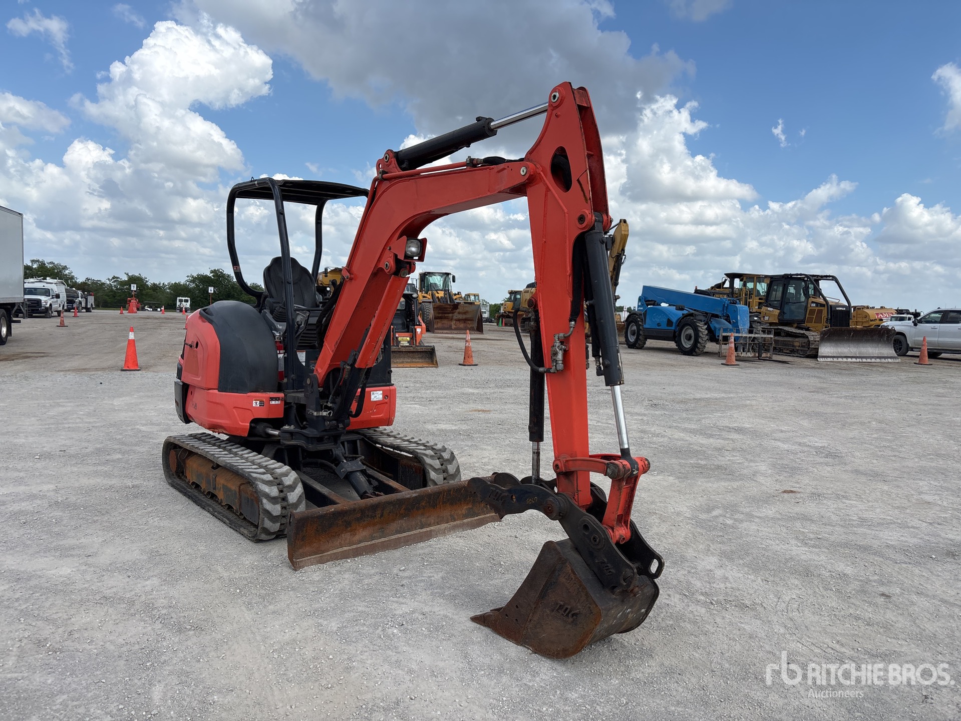 General Appearance with Picture, Right Front Corner