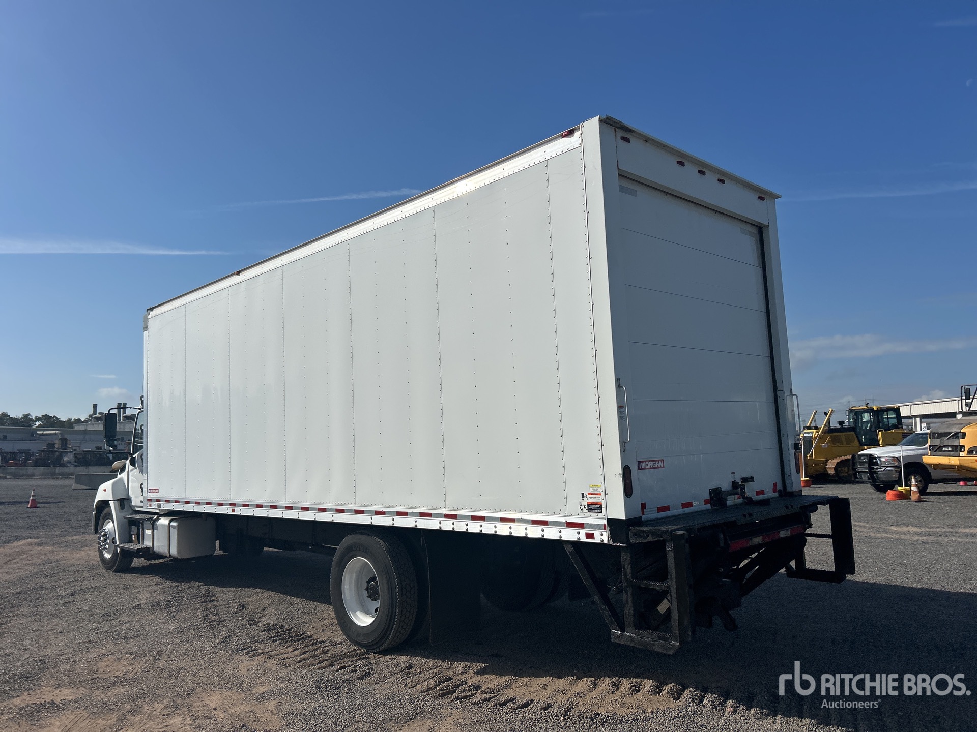 General Appearance with Foto, angolo posteriore sinistro