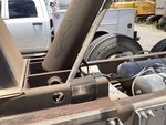 Sous-caisse with Tuyaux (hydrauliques)