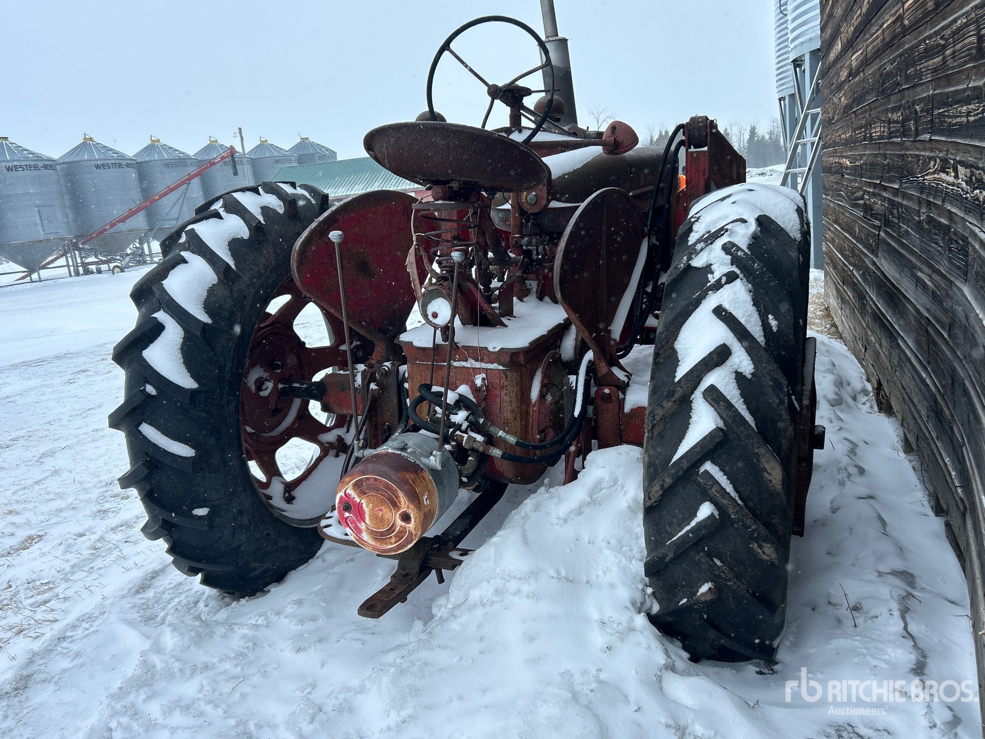 General Appearance with Foto, angolo anteriore sinistro