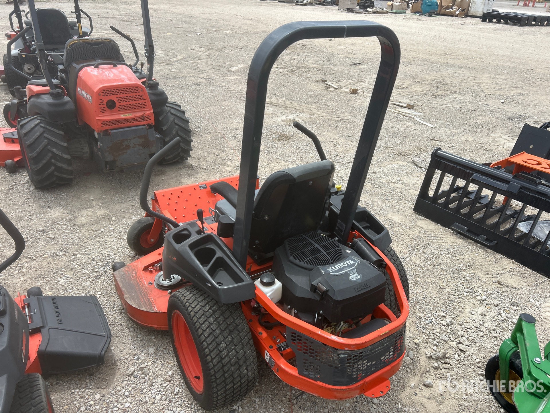 General Appearance with Foto, angolo posteriore sinistro