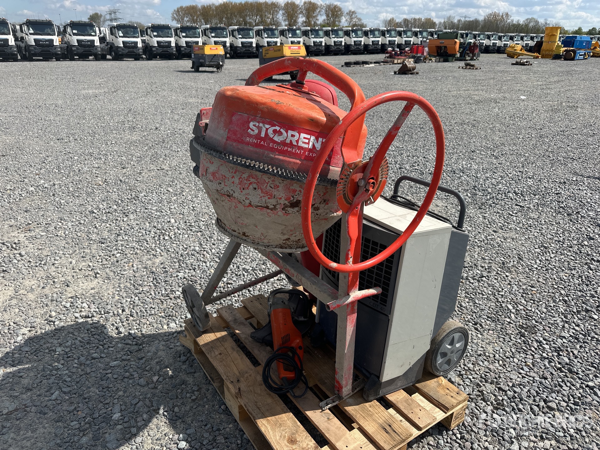 General Appearance with Picture, Right Front Corner