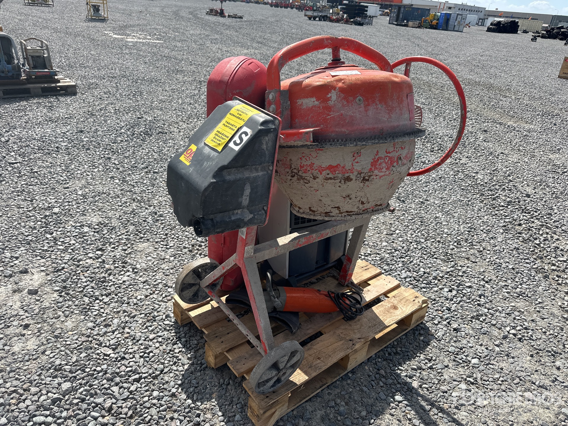 General Appearance with Picture, Left Front Corner