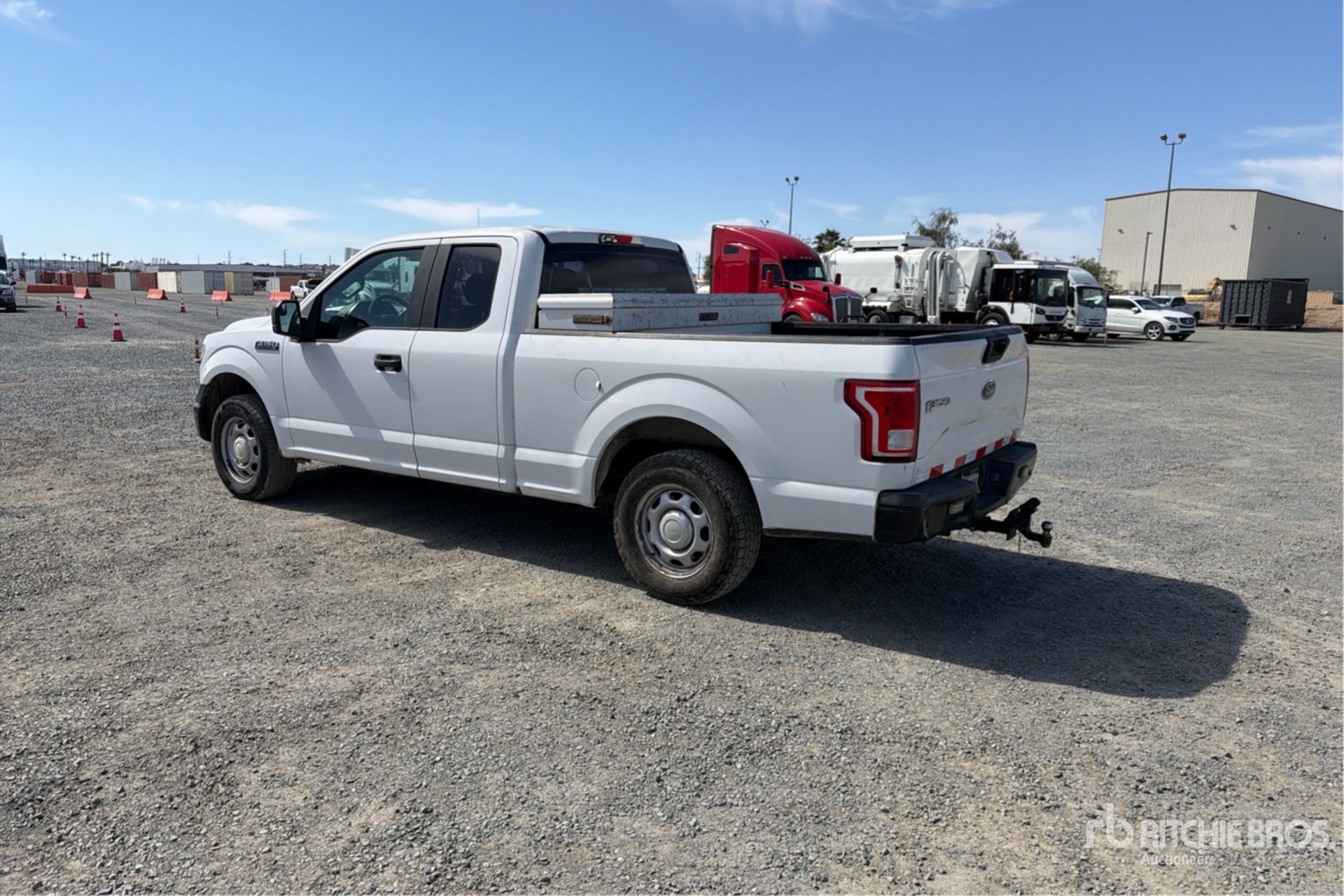 Aspect général with Image, coin arrière gauche