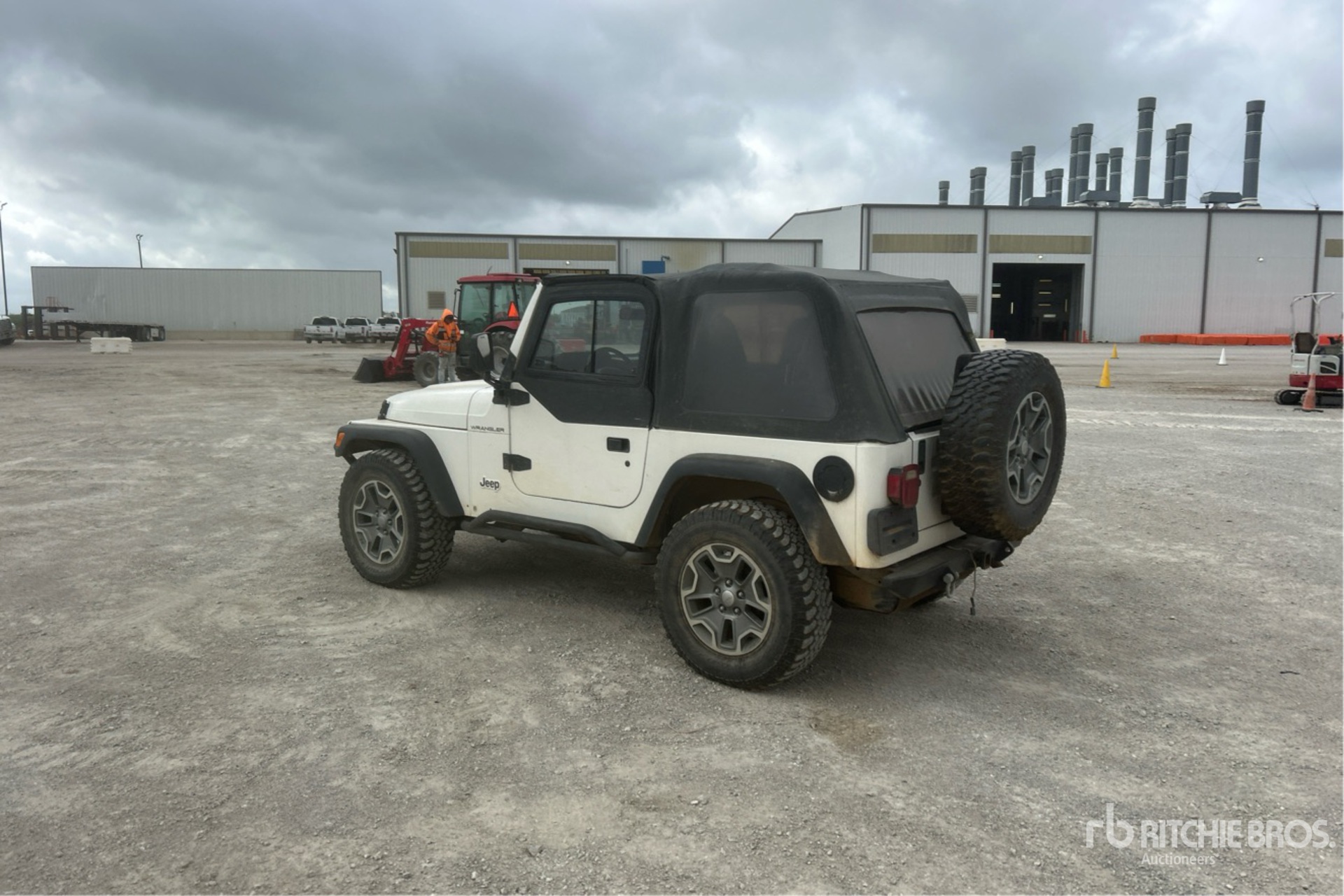 General Appearance with Imagen: esquina trasera izquierda