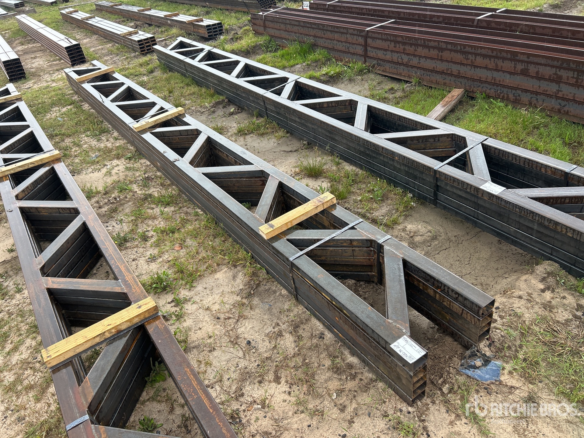 General Appearance with Bild, Ecke hinten links